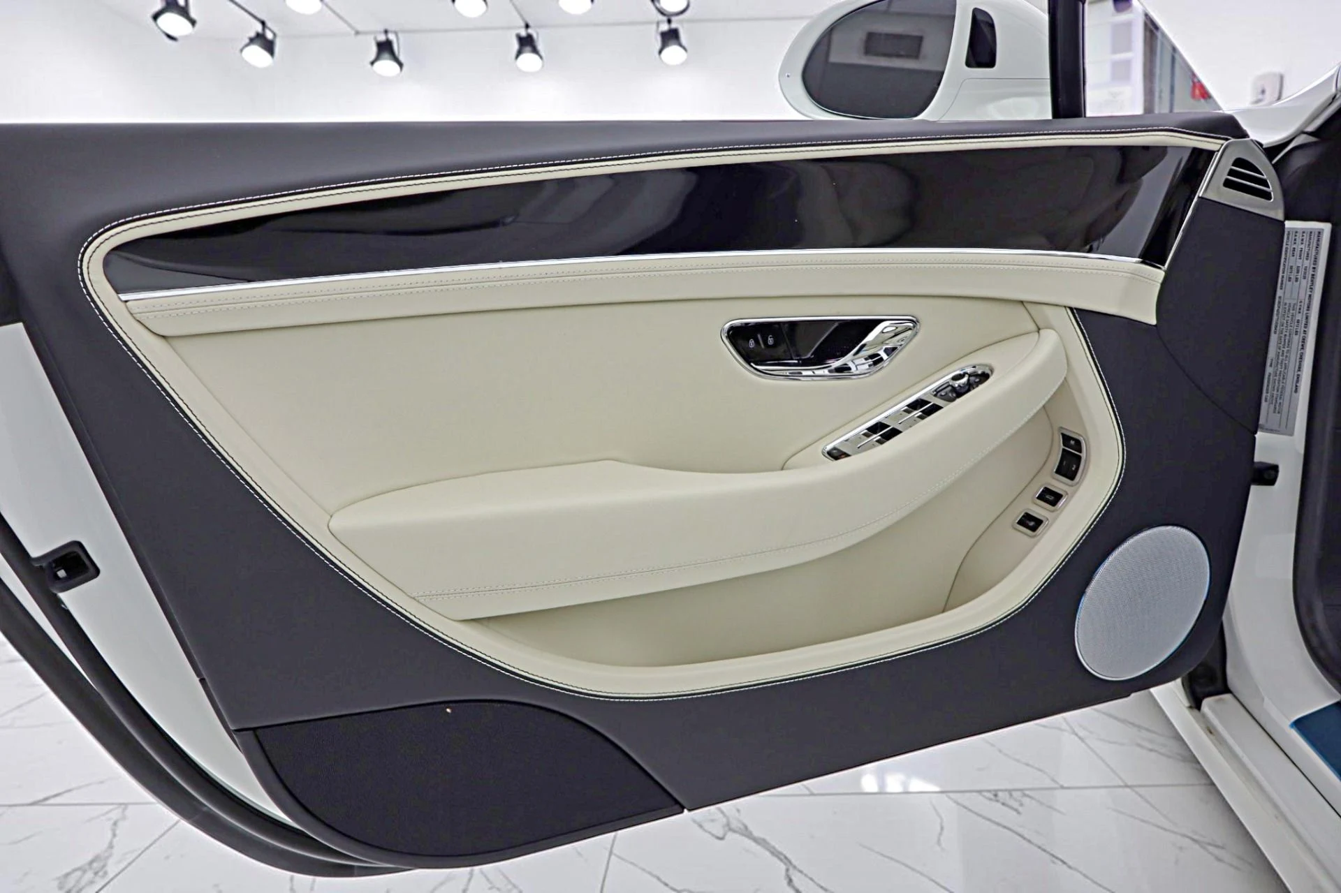 mph045_2244098252_New_2026_Bentley_Continental_GTC_3b401bfec0