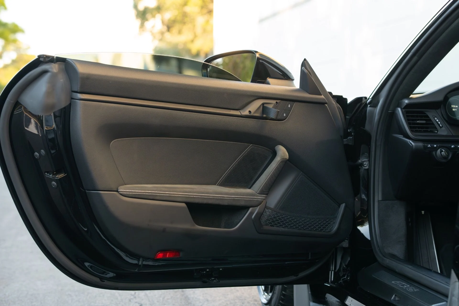 mph045_2248352914_Used_2025_Porsche_911_GT_3_RS_1770101342_b0216baed0