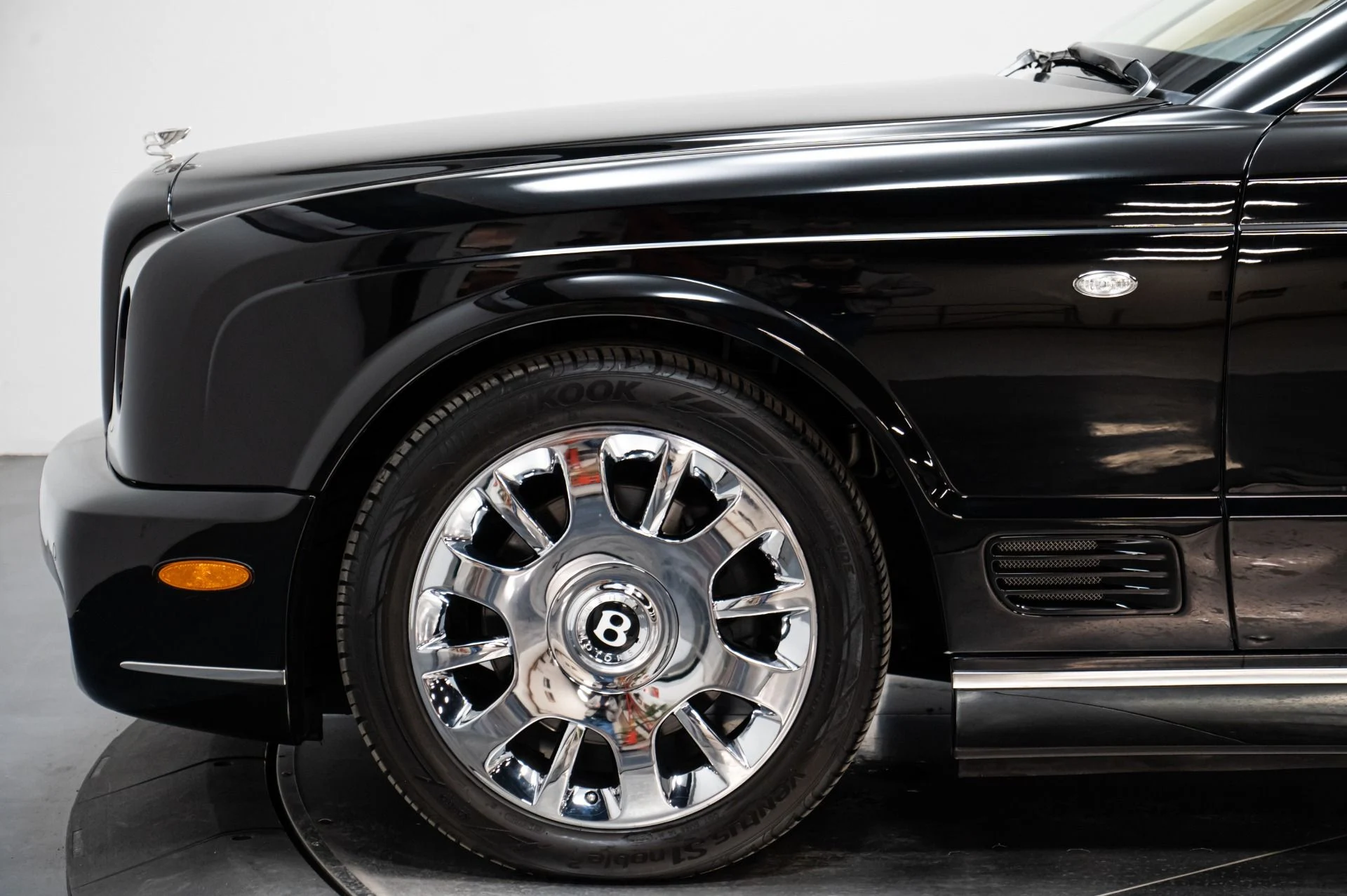 mph045_2251104443_Used_2007_Bentley_Azure_1753214683_92ad75a7bc