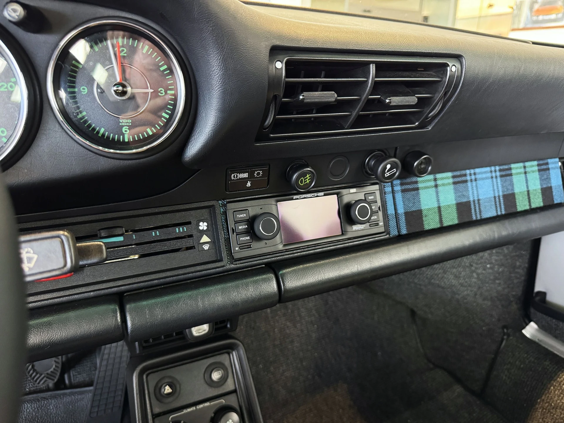 mph045_2257089617_10b5b16f7fb8ce3488839a384c2ad823x_e0950133b6