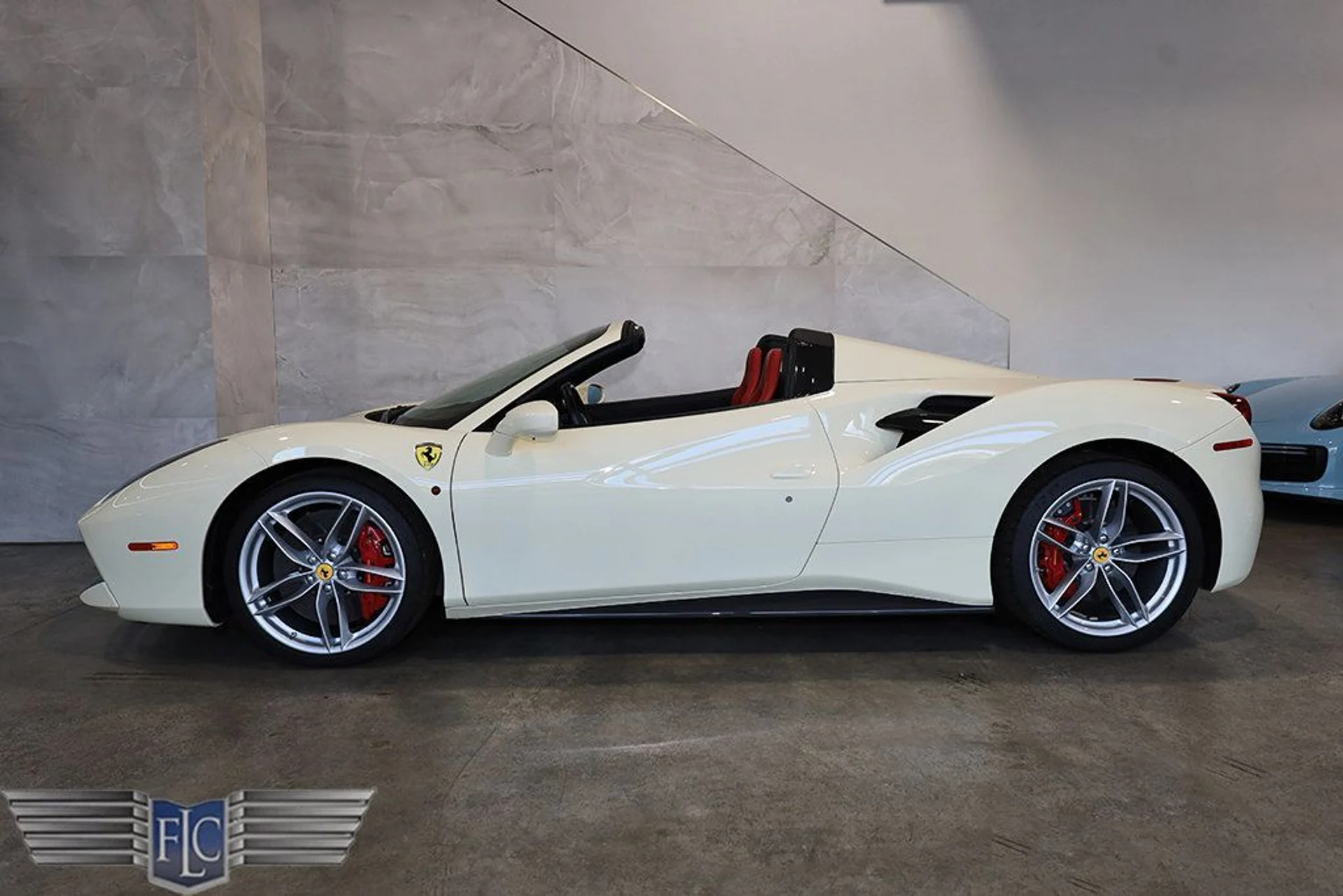 mph045_2262314046_used_2018_ferrari_488_spider_convertible_9689_22993121_46_1024_d874472b99