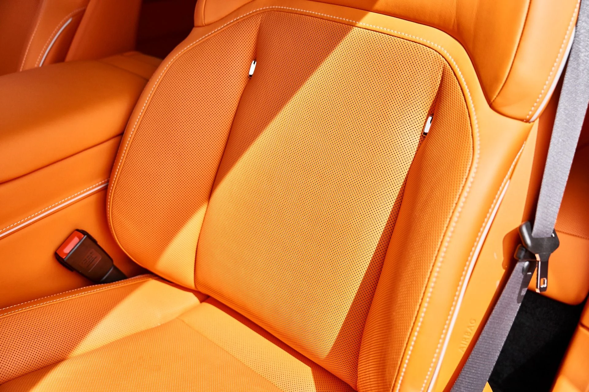 mph045_2271892513_Used_2025_Rolls_Royce_Spectre_Base_1775928280_9deb4c227d