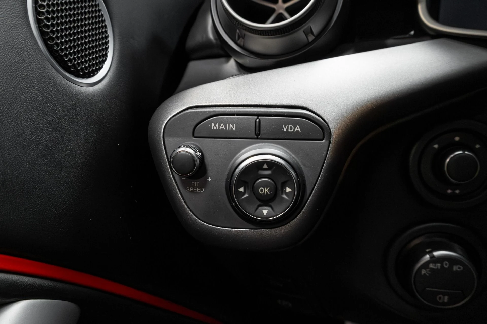 mph045_2276861347_Used_2014_Ferrari_F12_Berlinetta_1768579658_5cd9bf1754