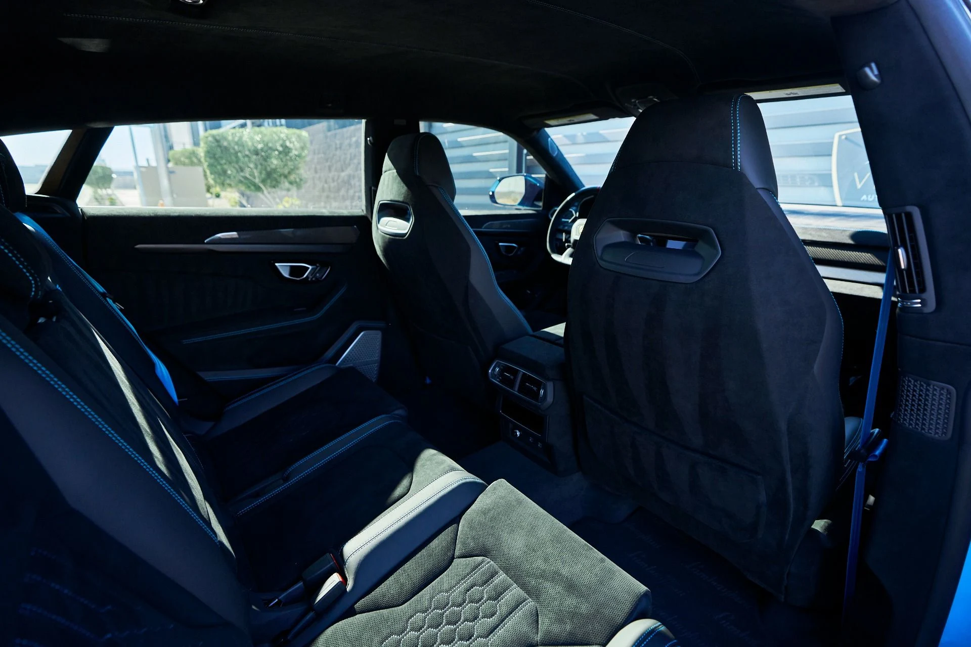 mph045_2285277734_Used_2024_Lamborghini_Urus_Performante_1764957650_9c055352fc