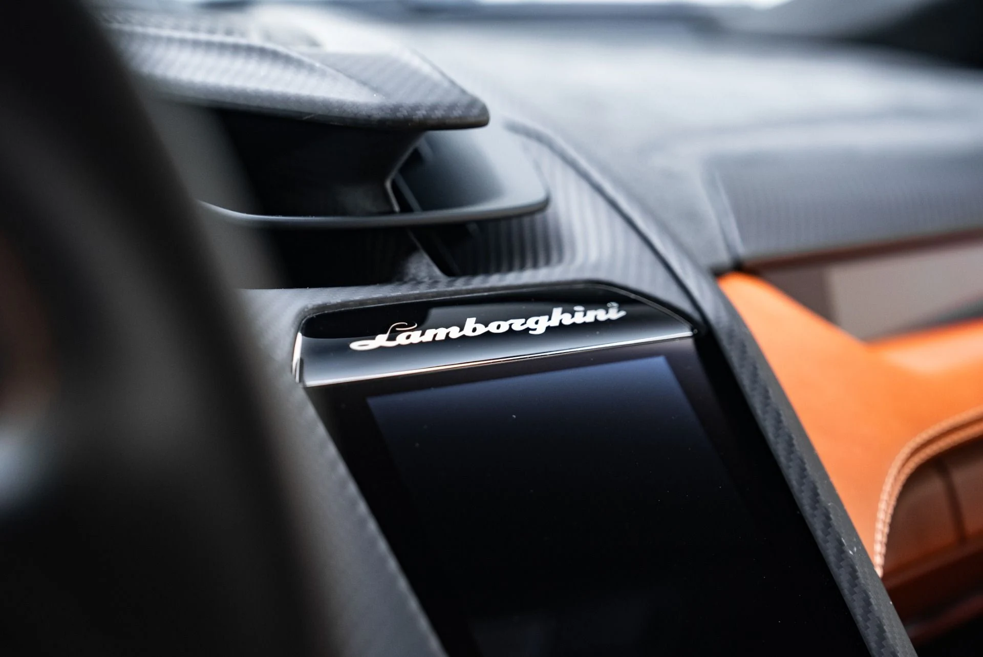 mph045_2289325102_Used_2025_Lamborghini_Revuelto_1764978546_22d0d0fd1b