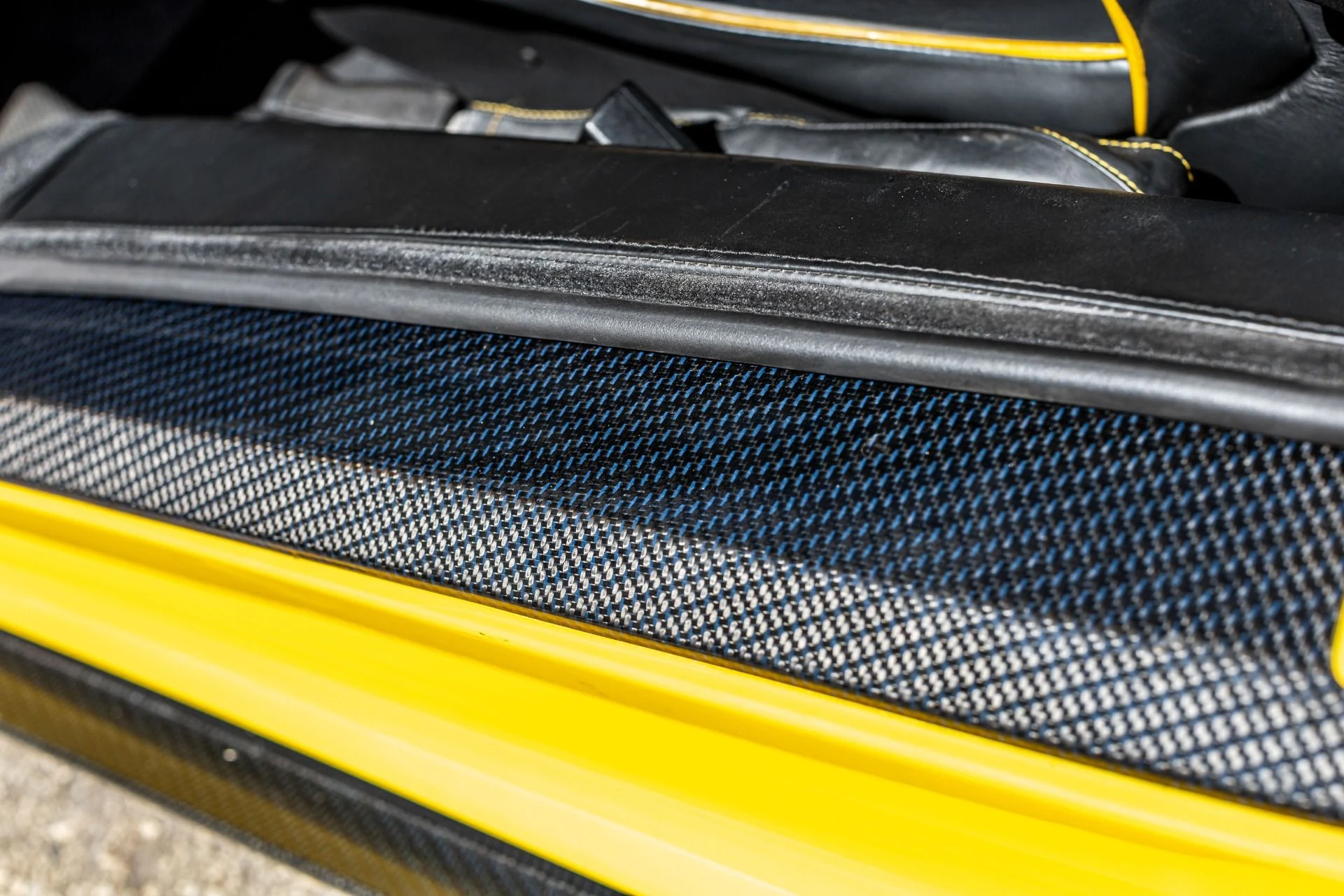 mph045_2310180648_Used_2001_Lamborghini_Diablo_VT_IMMACULATE_CONDITION_W_EXTENSIVE_CARBON_19_K_SERVICE_PERFORMED_1658444927_64373a759f