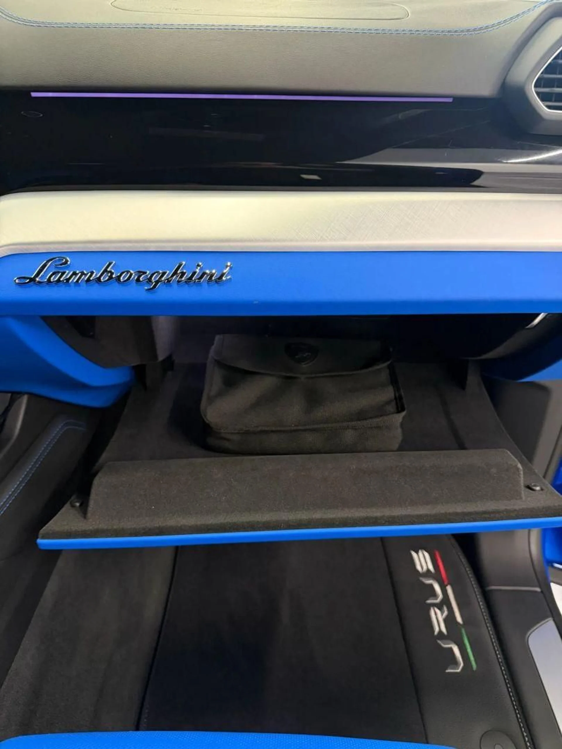 mph045_2315682979_Used_2019_Lamborghini_Urus_Sport_Utility_4_D_1784105697_a5d72b3156