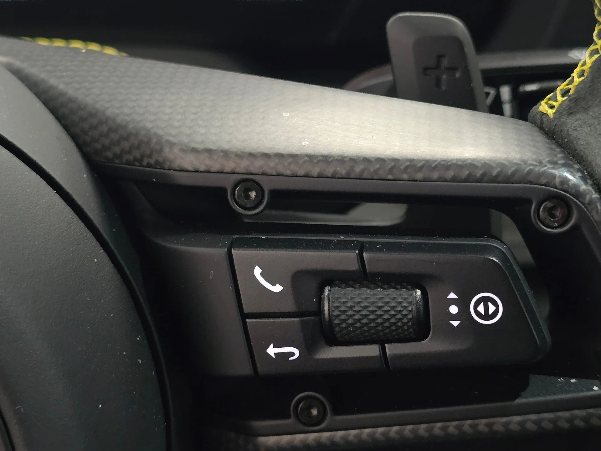 mph045_2319116558_8a267bda3e2436f2df0b777d2fce27a6x_0fb162f8f6