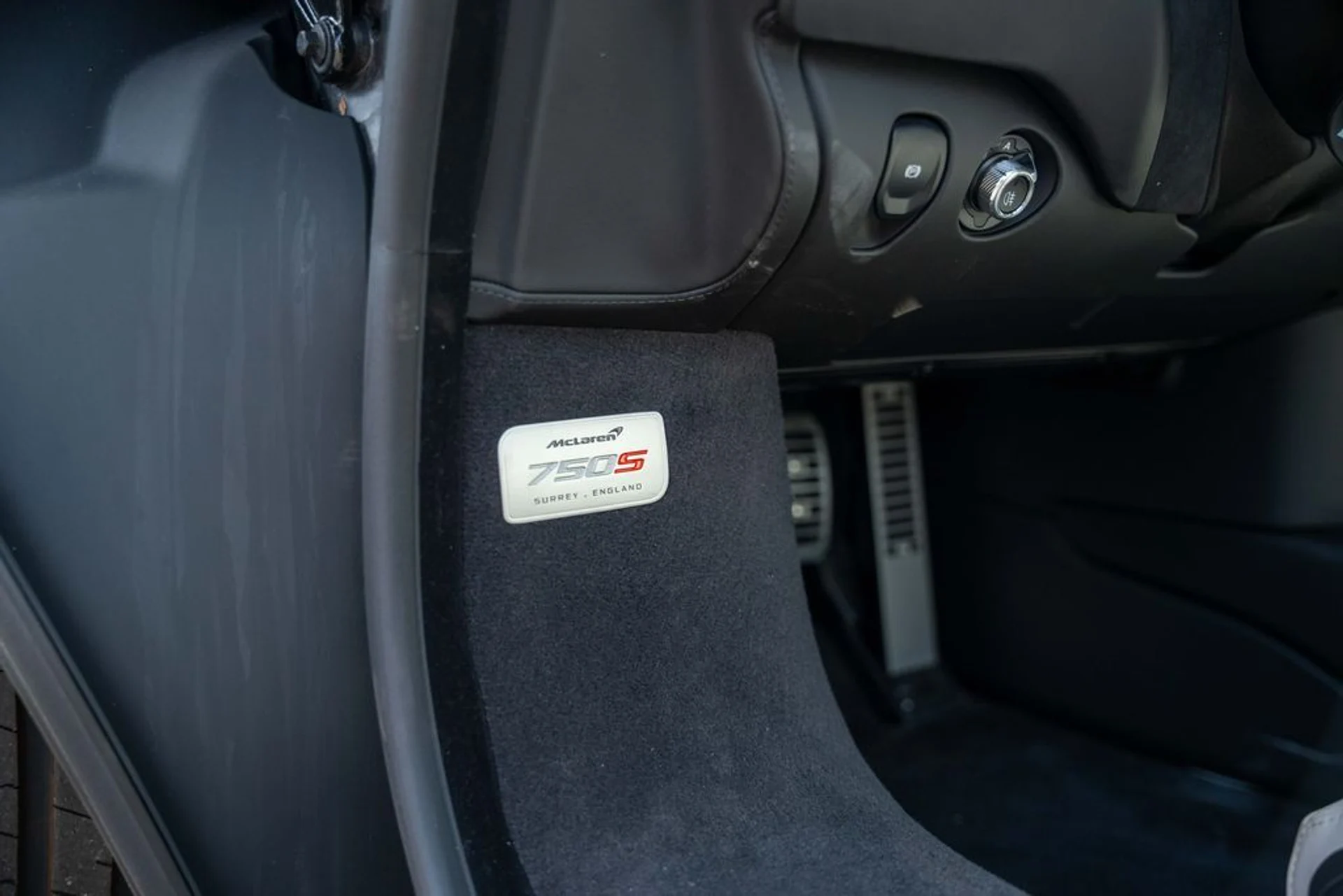 mph045_2321186458_365840ed_9c4a_4920_8cb0_1b2dcdb871f9_27d9df7514