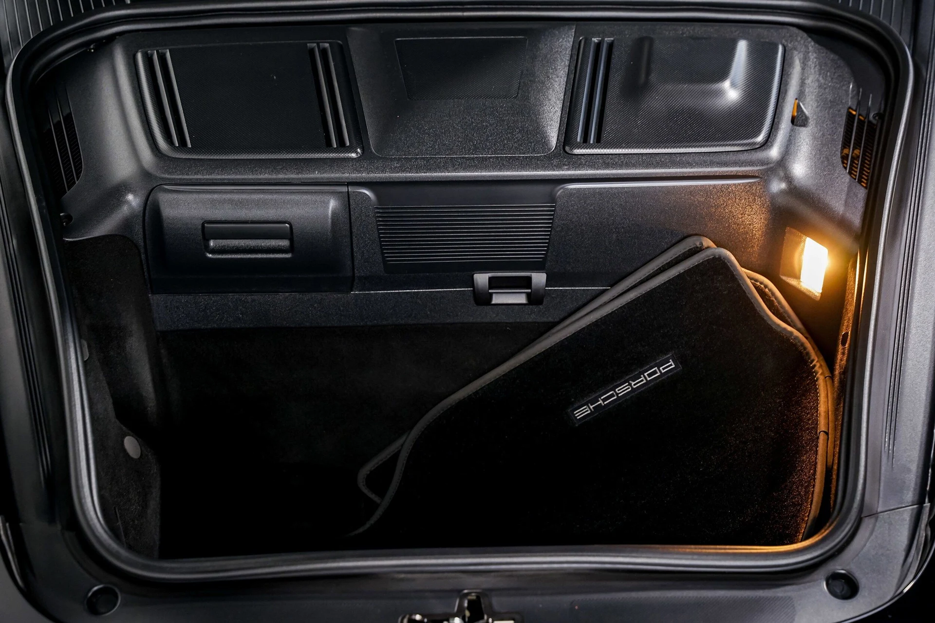 mph045_232745055_07dc20ca20853e75f197ee36e26aaa5cx_18aac7c36b