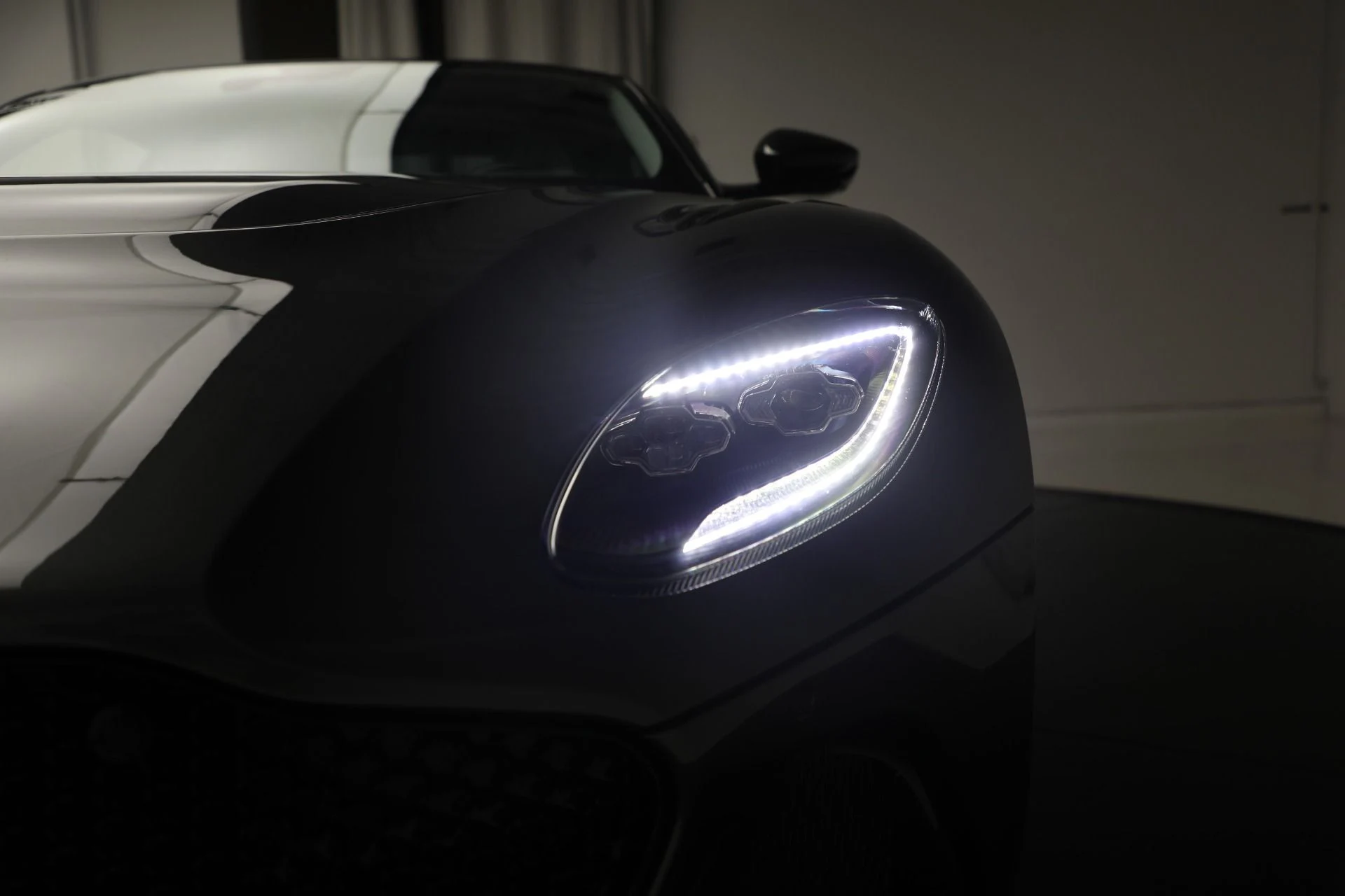 mph045_2343172813_Used_2023_Aston_Martin_DBS_770_Ultimate_f046e71a23