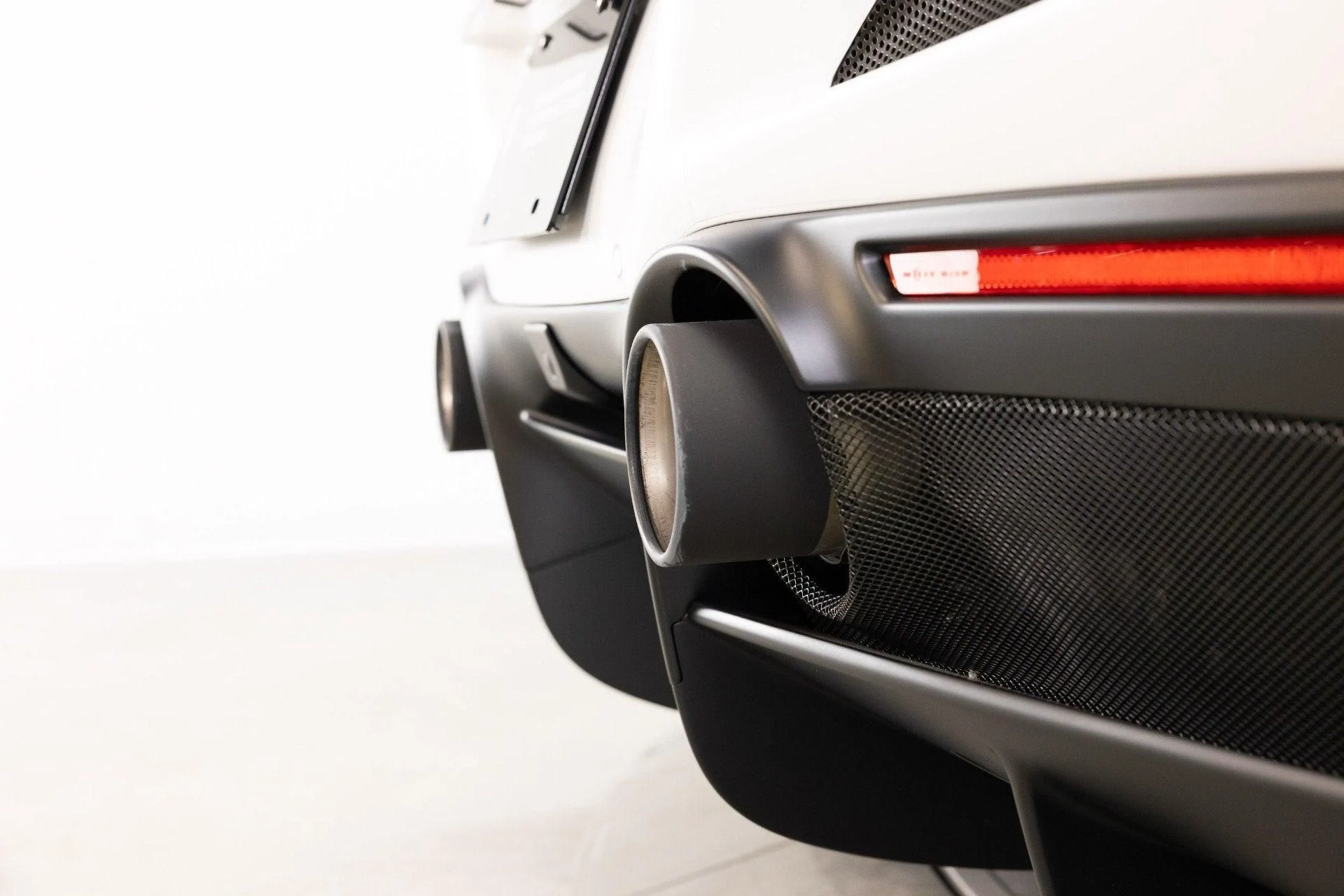 mph045_234761674_Used_2022_Ferrari_F8_Spider_1789652705_641419f586