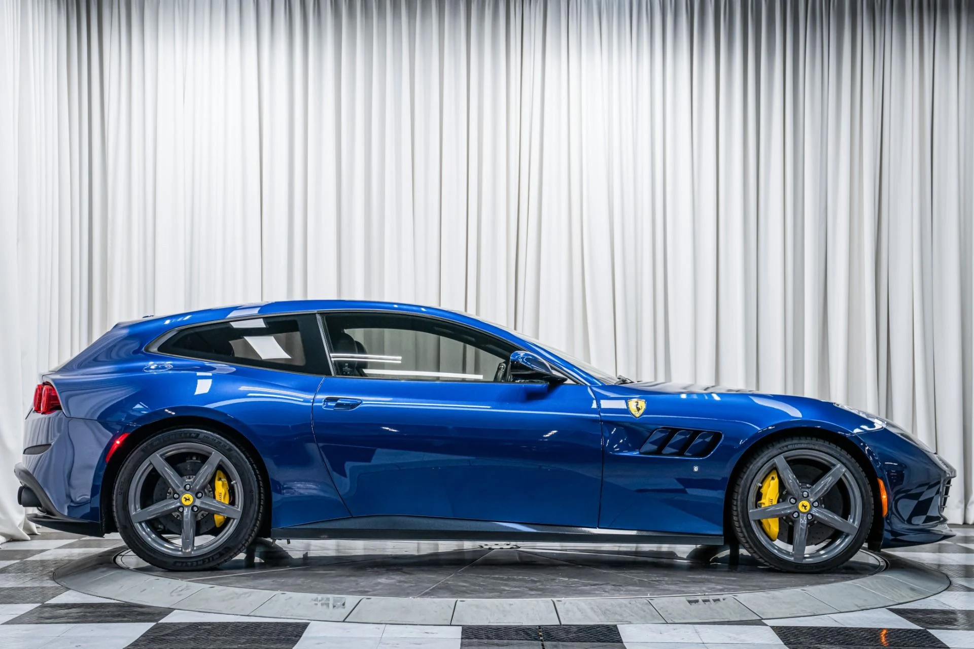 mph045_2367375825_Used_2019_Ferrari_GTC_4_Lusso_V12_1762203391_f3b3365a25