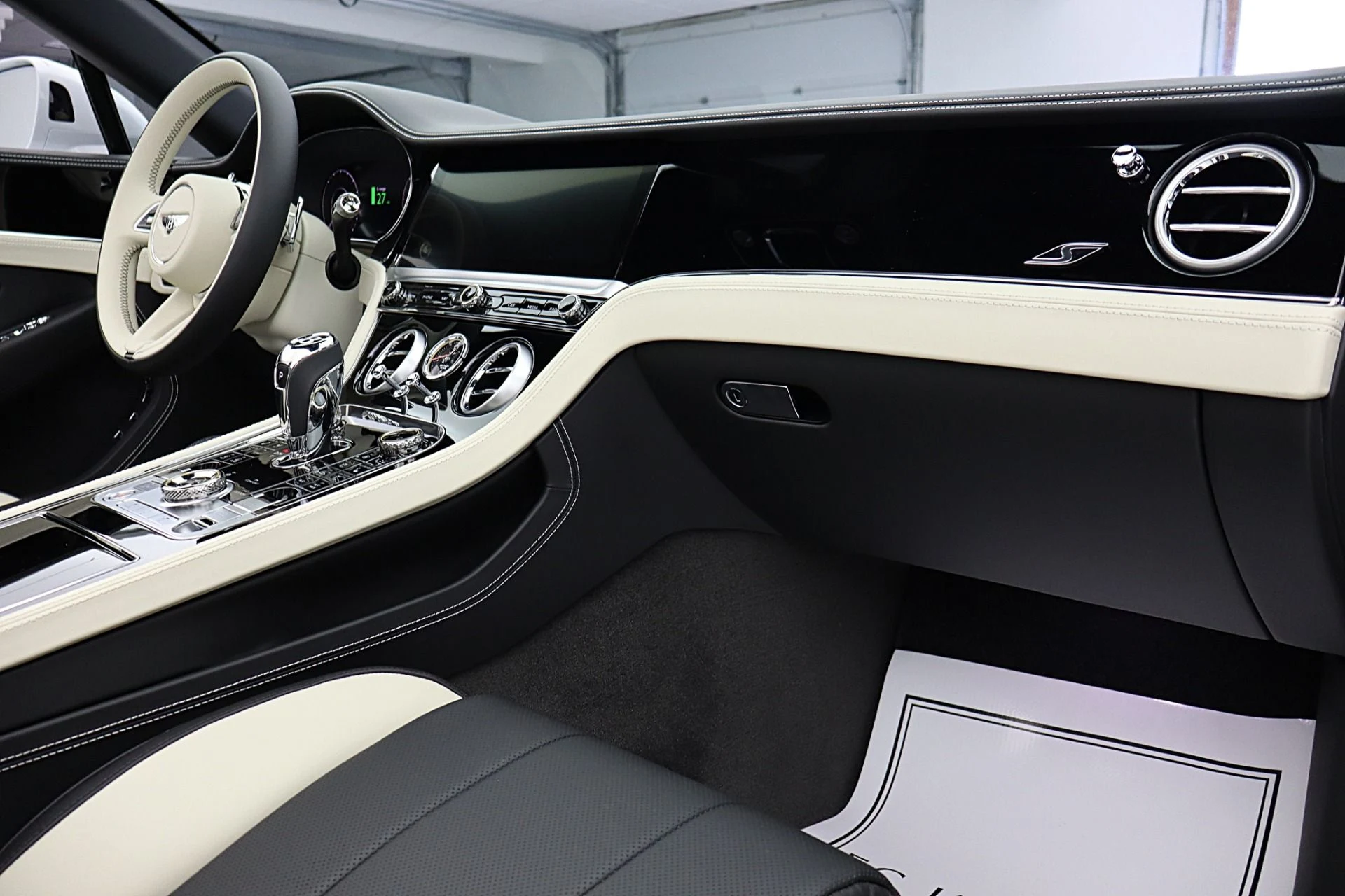 mph045_2371759959_New_2026_Bentley_Continental_GTC_S_54aa13b808