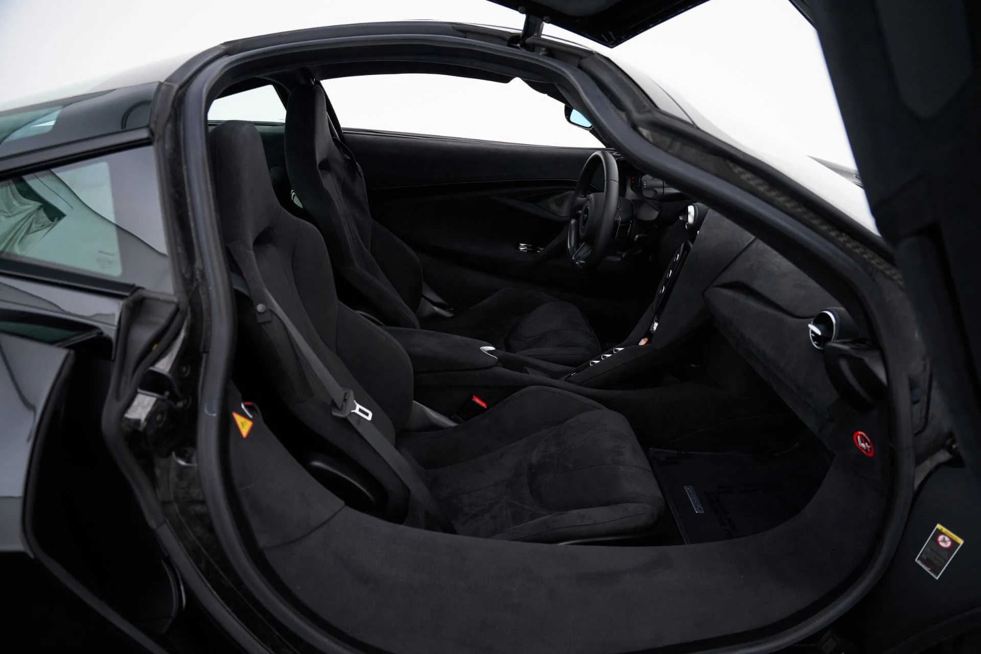 mph045_2373033504_Used_2025_Mc_Laren_750_S_1792693513_6328b78a60