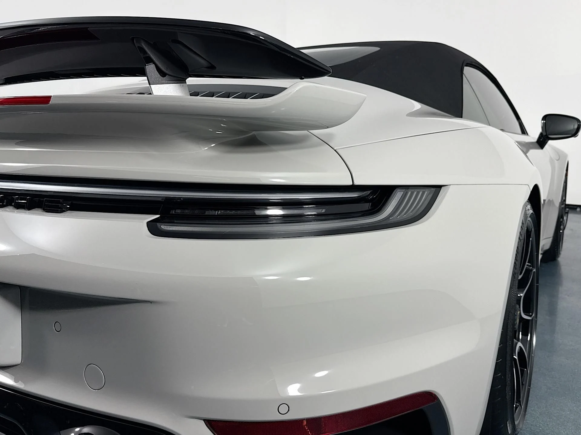 mph045_2390240860_Used_2025_Porsche_911_Turbo_S_1785281657_3be96a4022