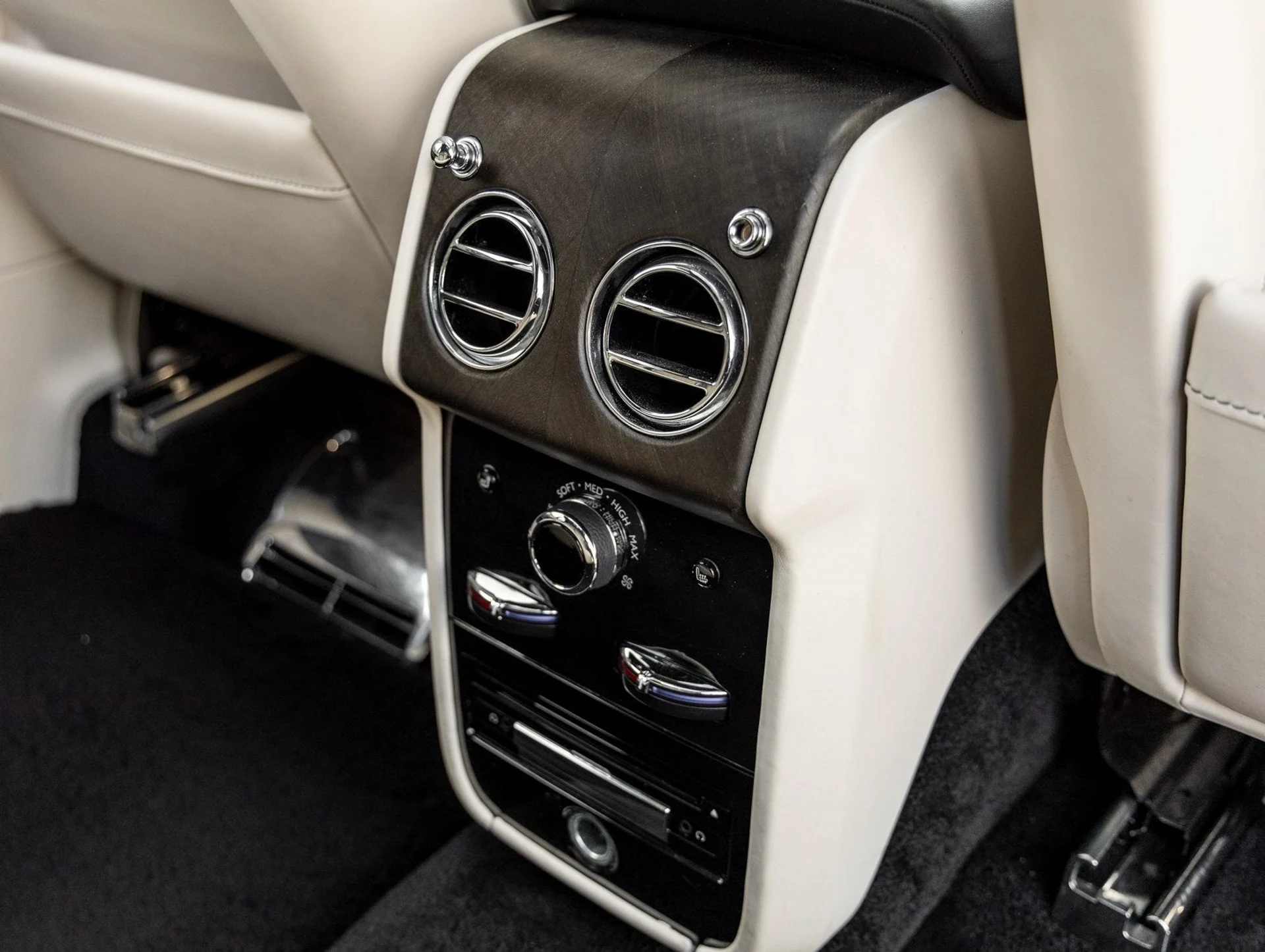 mph045_2391873602_46_307e2c364c