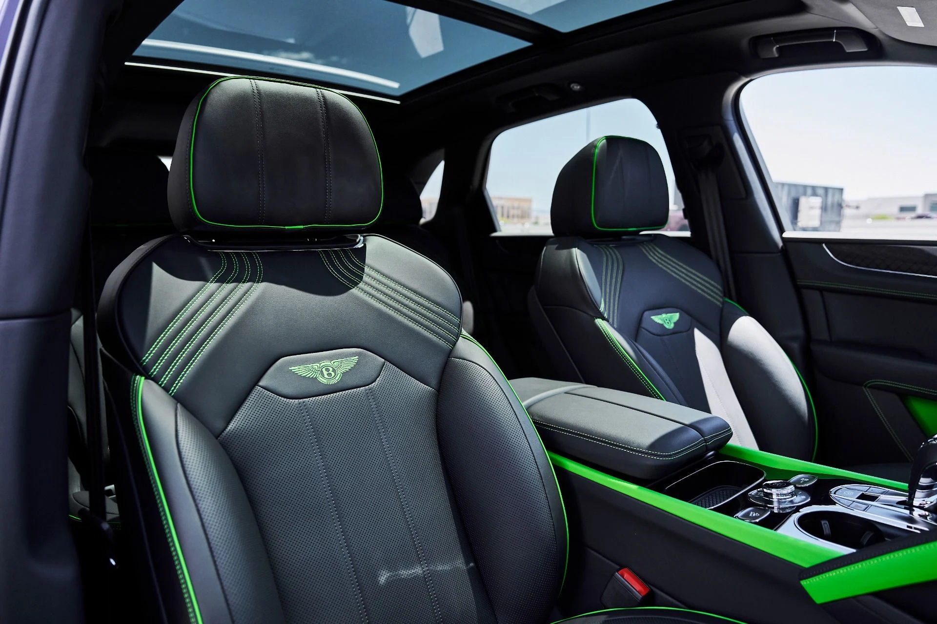 mph045_2399786651_Used_2025_Bentley_Bentayga_S_Black_Edition_1777750178_33622dde93