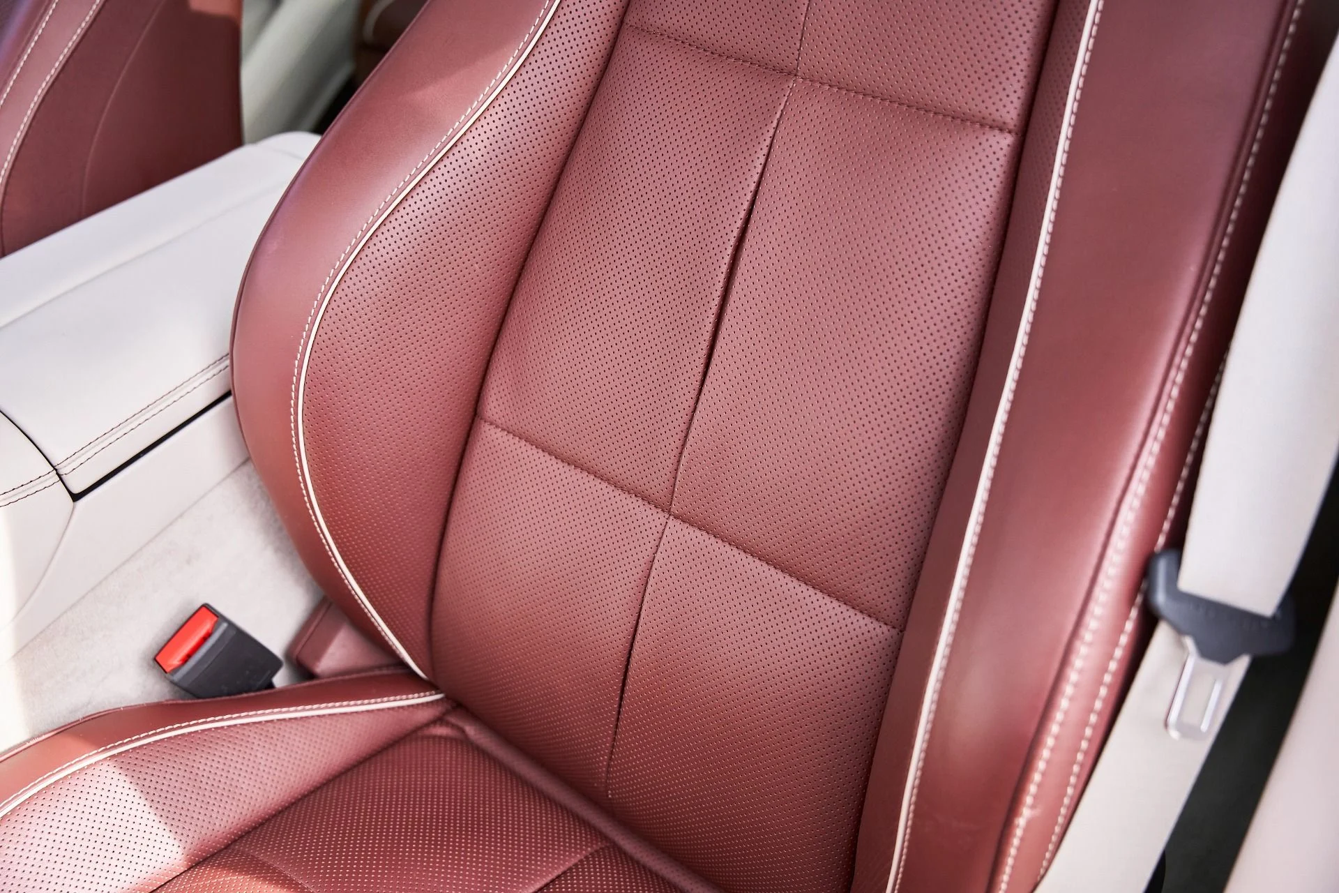 mph045_2403355718_Used_2022_Mercedes_Benz_GLS_Maybach_GLS_600_1769655642_5a40db67b1