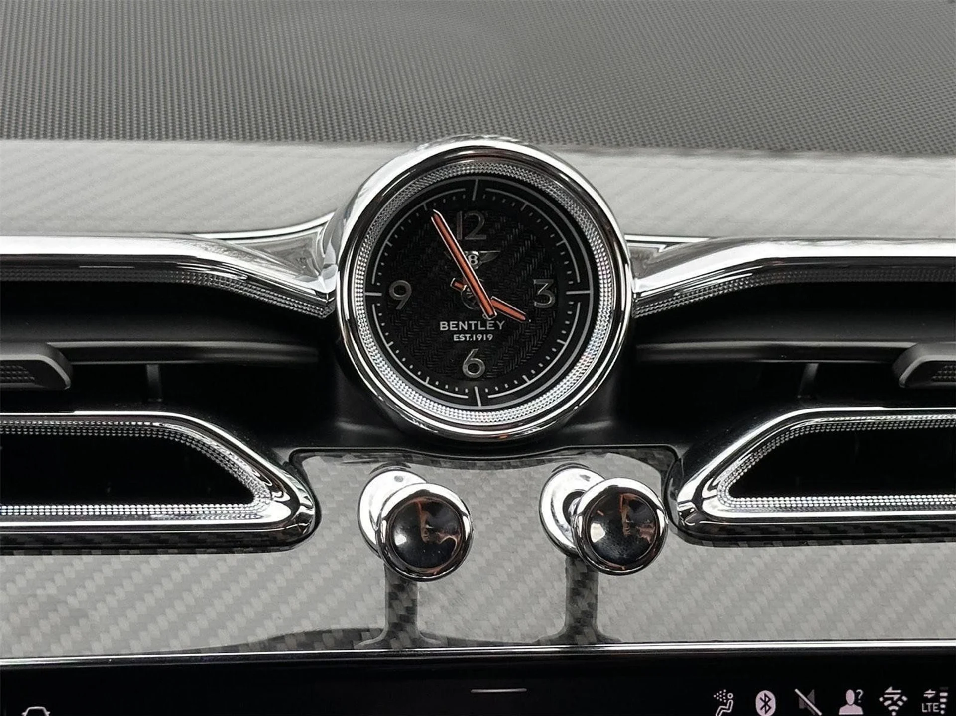 mph045_2418674815_7803f30028db158c2342cd6b68344203_d2f8f5ee07