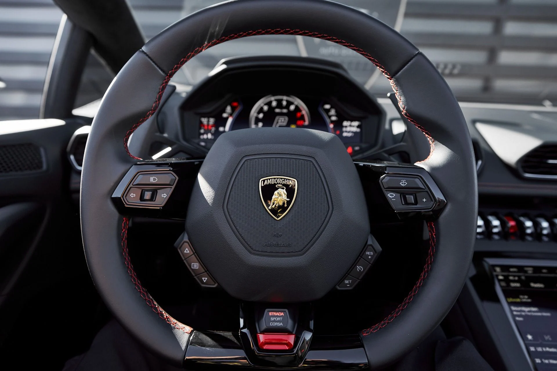mph045_2430542430_Used_2022_Lamborghini_Huracan_EVO_Base_1761357634_b5080afe4c