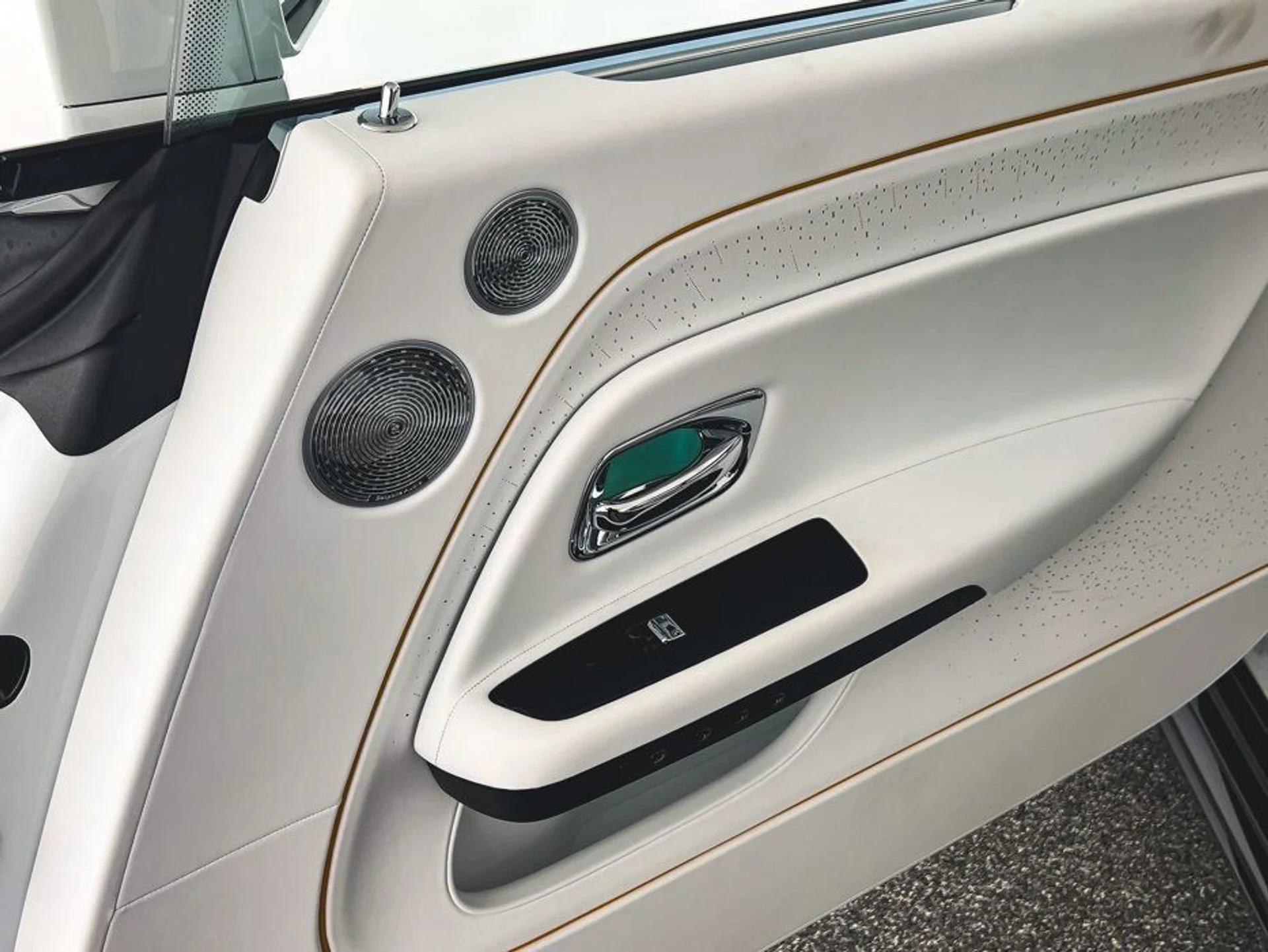 mph045_2462452521_39c1d1d6c19ca6c7583d4feb7c4ec010x_2ed172d248