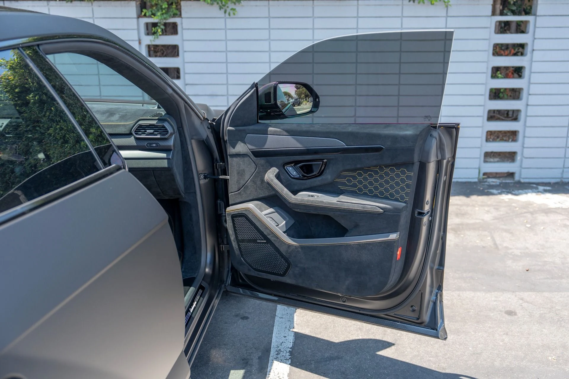 mph045_2464783365_Used_2023_Lamborghini_Urus_Performante_1754671738_02c2acc62a