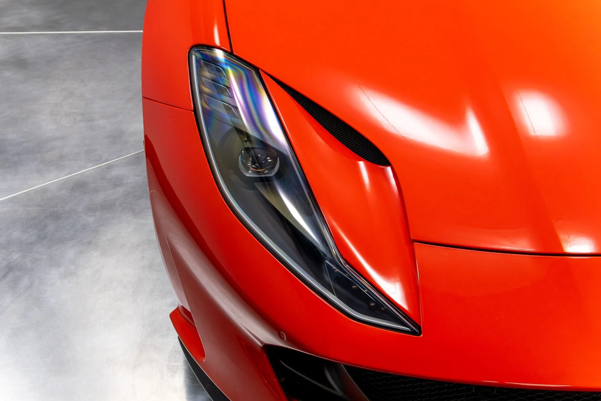 mph045_2473976709_Used_2018_Ferrari_812_Superfast_1763480061_e04bfb7995