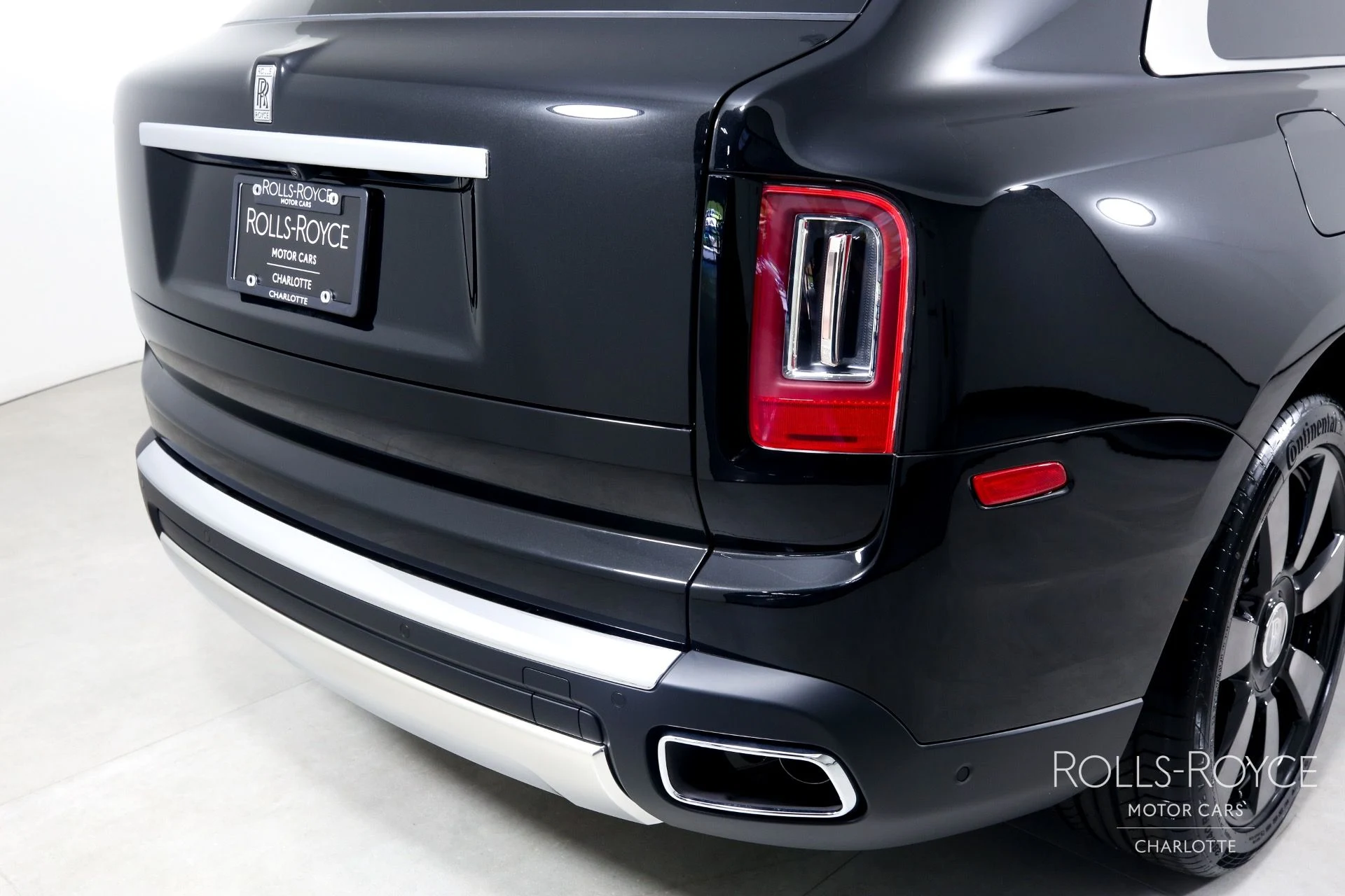mph045_2475629286_Used_2023_Rolls_Royce_Cullinan_1703968772_28c9a8ca8c