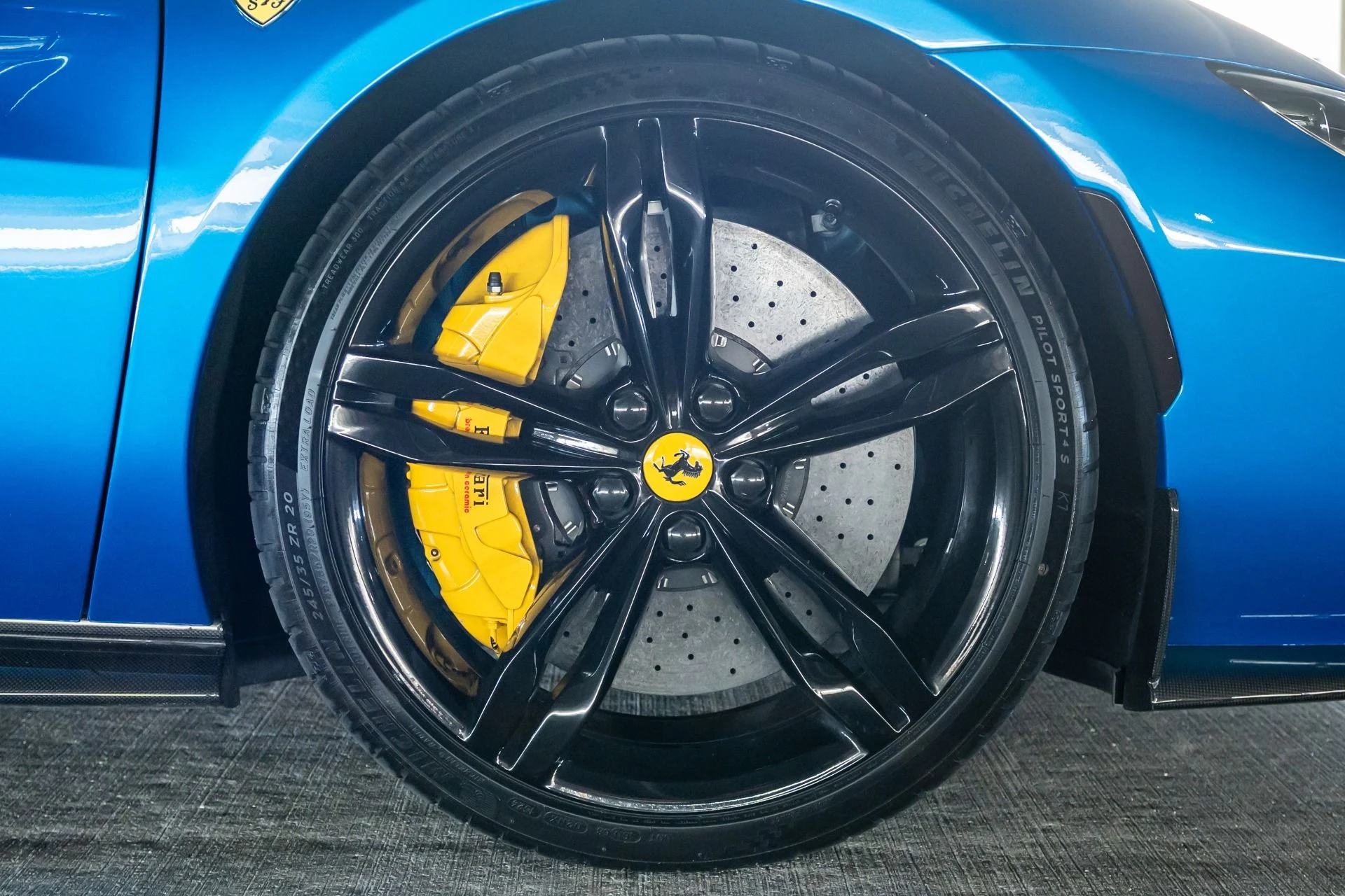 mph045_2483501589_Used_2024_Ferrari_296_GTS_1761687517_2544d4e5e3