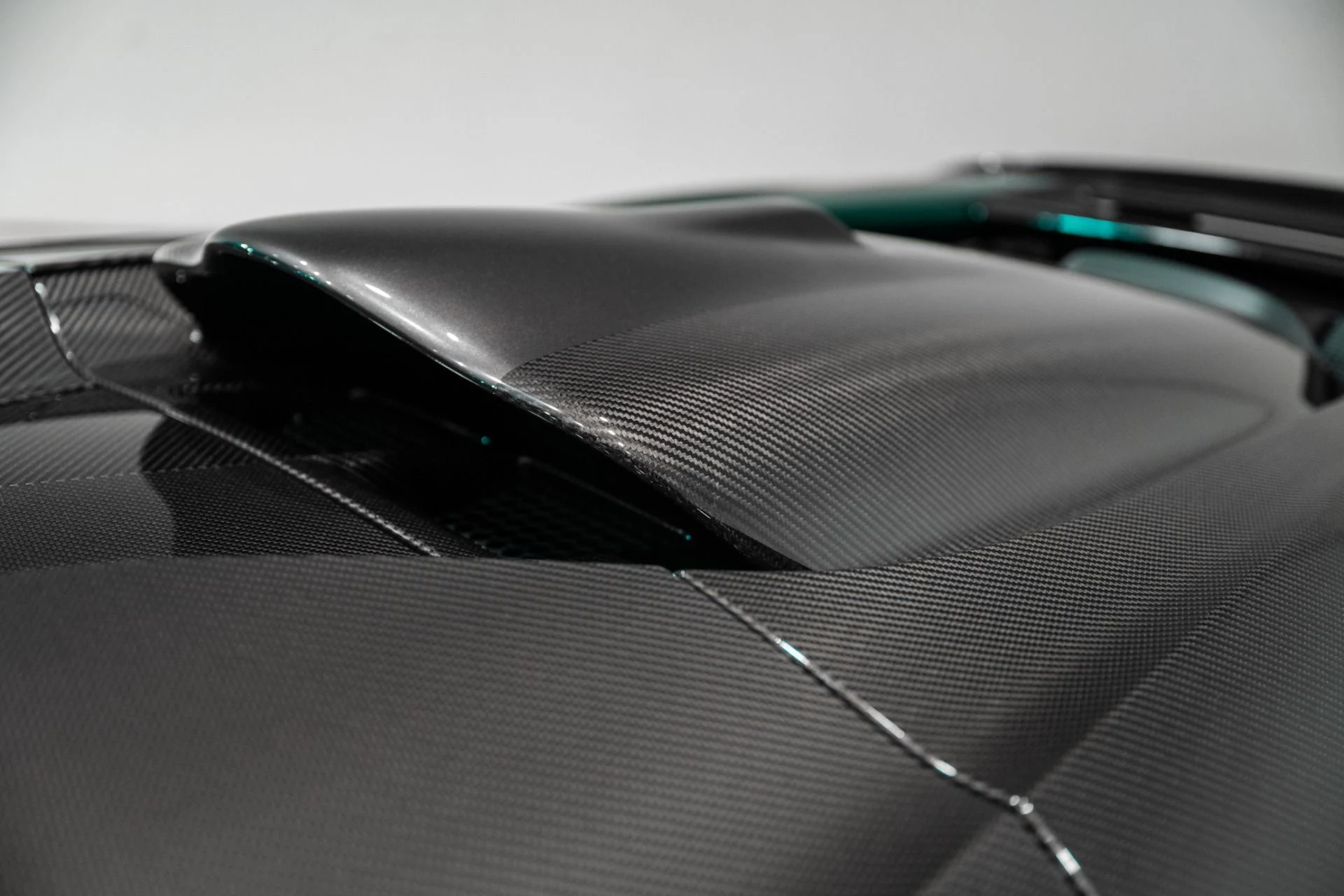 mph045_2512610521_New_2026_ASTON_MARTIN_VALHALLA_COUPE_1775321272_cb320c823d