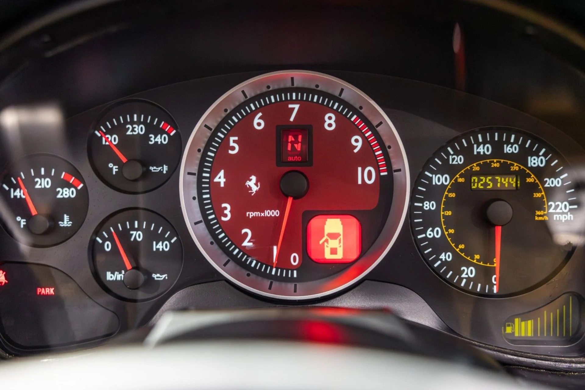 mph045_2522829848_s_A_5cacfb3cf9