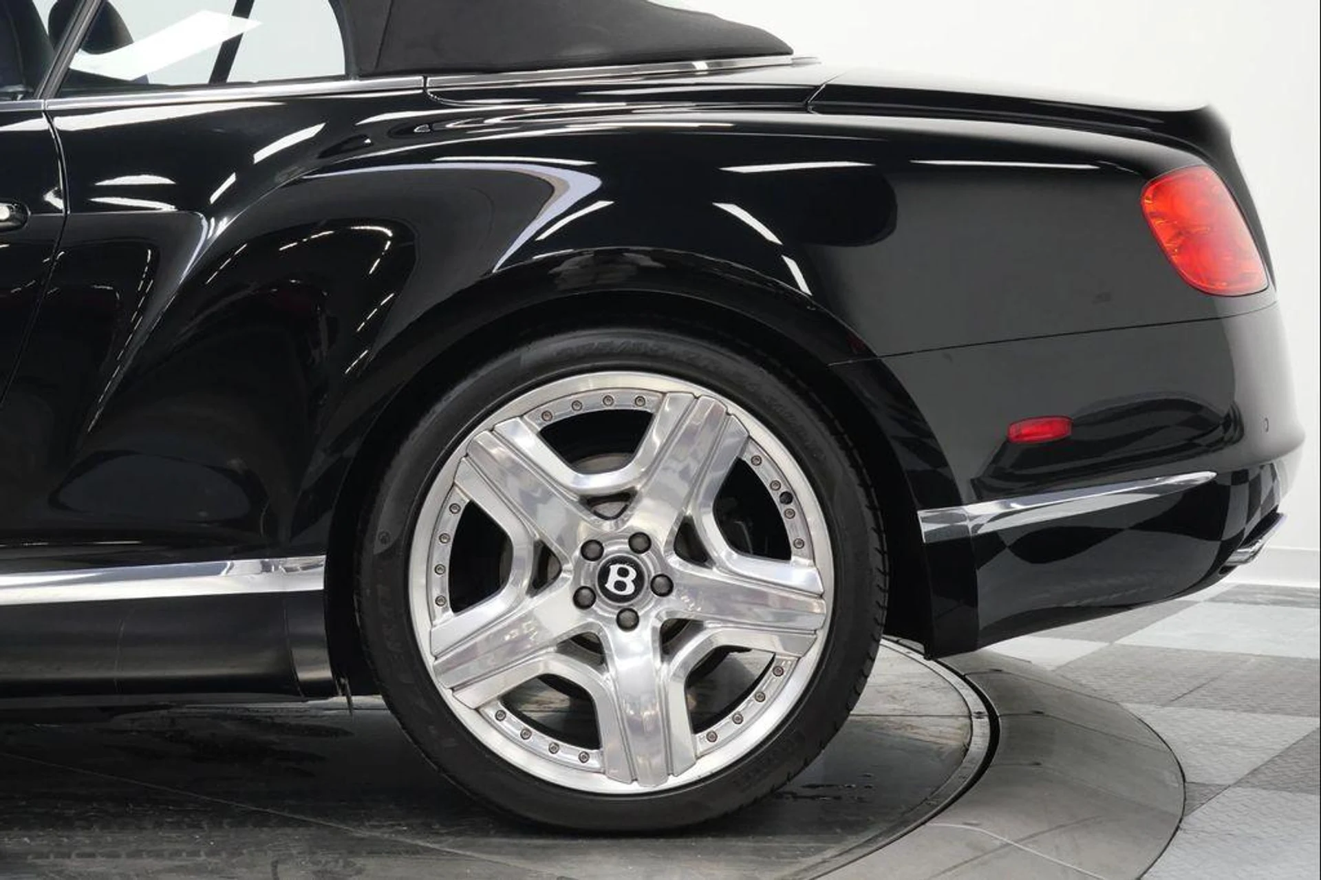 mph045_254516642_A0q_Ux_YZS_2q_Dg4nw_V1d_Pw6_Zv_M_Aw_da9f2340f7