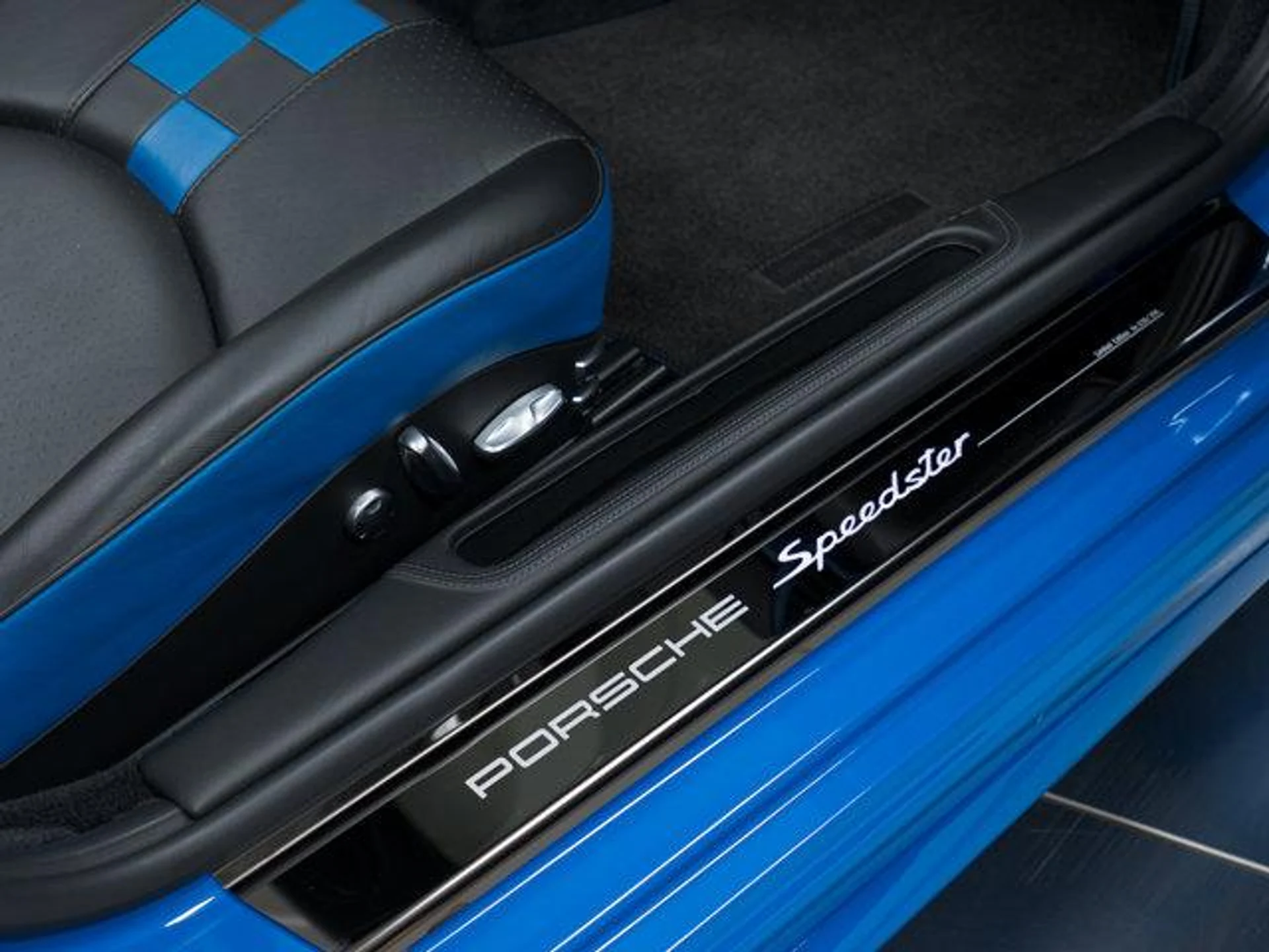 mph045_2568741399_t_N_Jp48_NR_3m_Fy_Fhy_Hg09o_Jm_A38iw_0d5c1a86e4