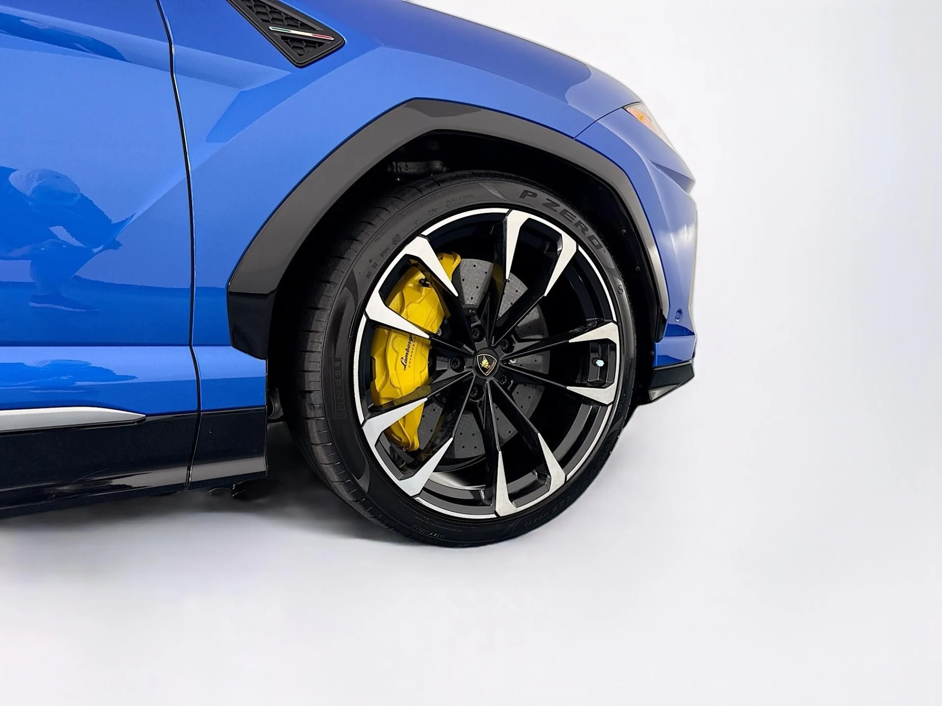 mph045_2573259883_Used_2021_Lamborghini_Urus_1783027589_88e8eecf54