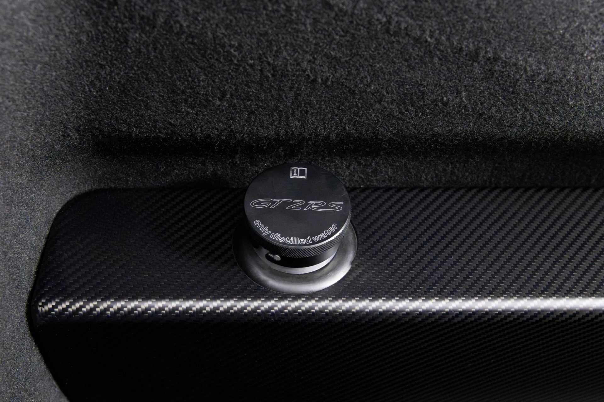 mph045_2584404521_Used_2018_Porsche_911_GT_2_RS_1762984493_3a2e6afe8f