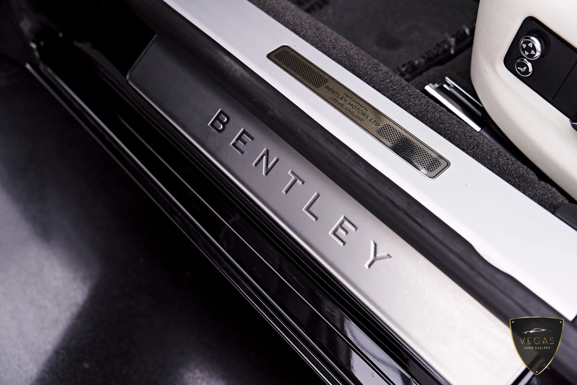 mph045_2590161831_Used_2022_Bentley_Flying_Spur_V8_1782495083_b2a85604d6
