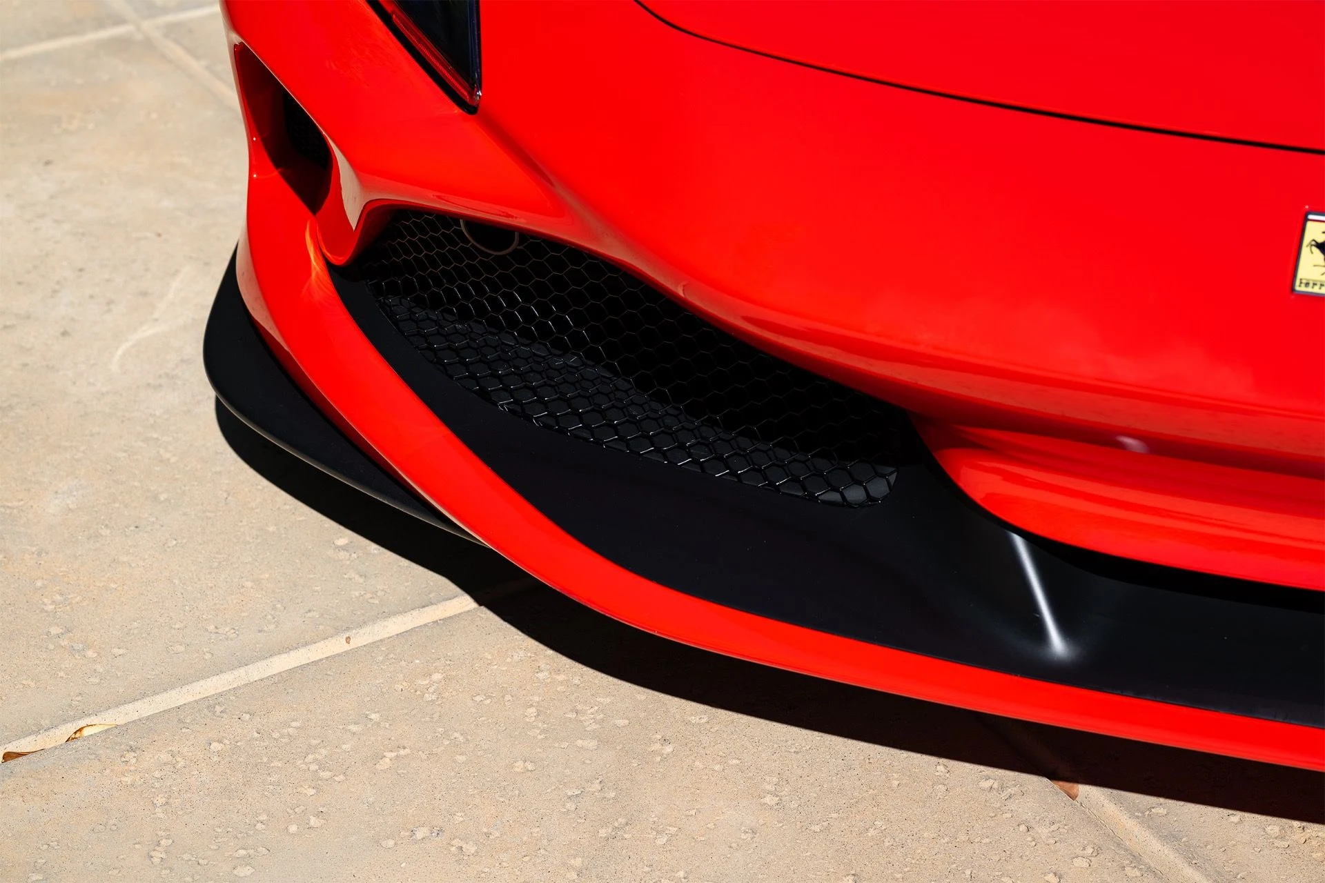 mph045_2618570830_Used_2022_Ferrari_F8_Spider_1791574017_76106aa4f3