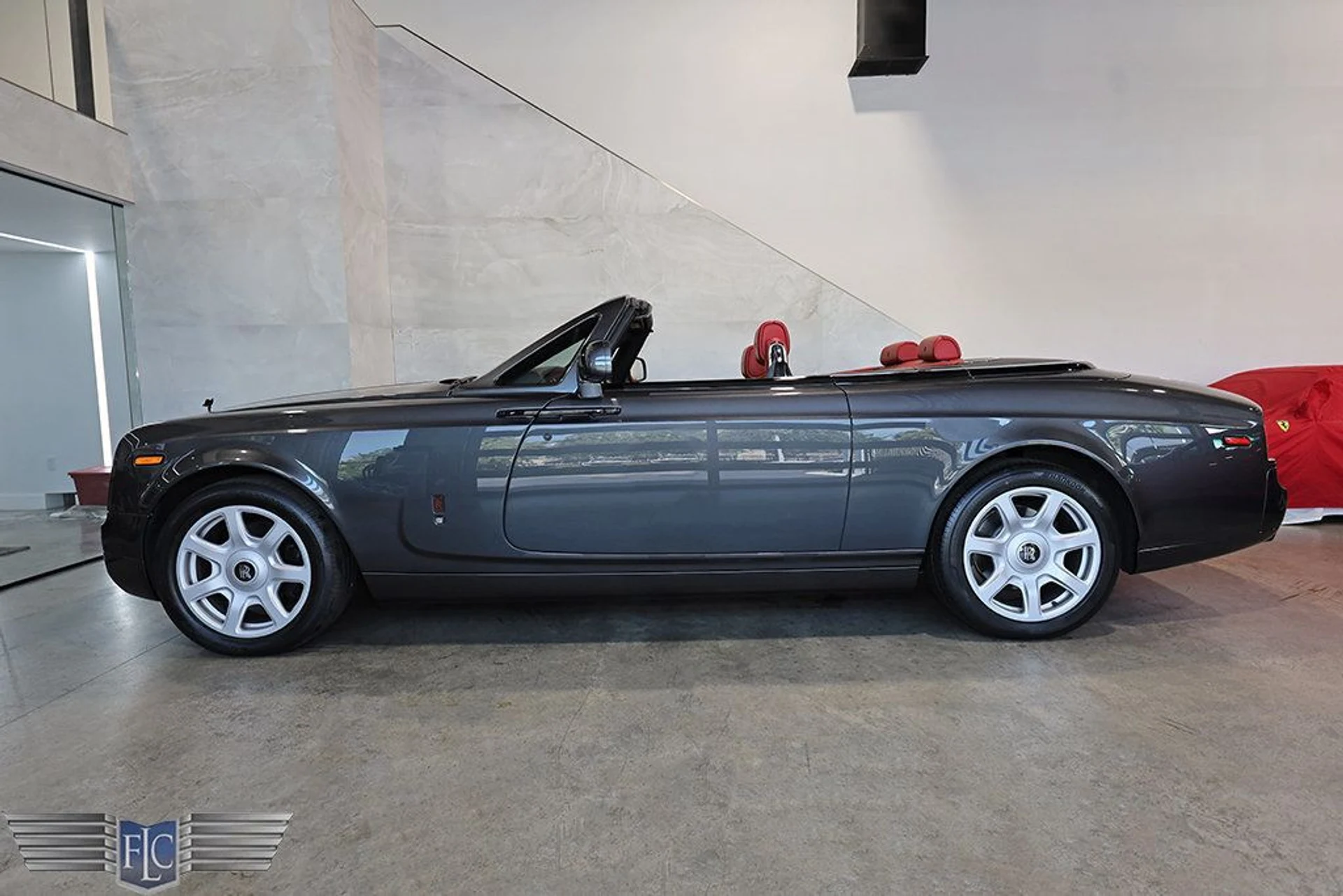 mph045_262424913_used_2017_rolls_royce_phantom_drophead_coupe_9689_23040582_46_1024_29185e3911