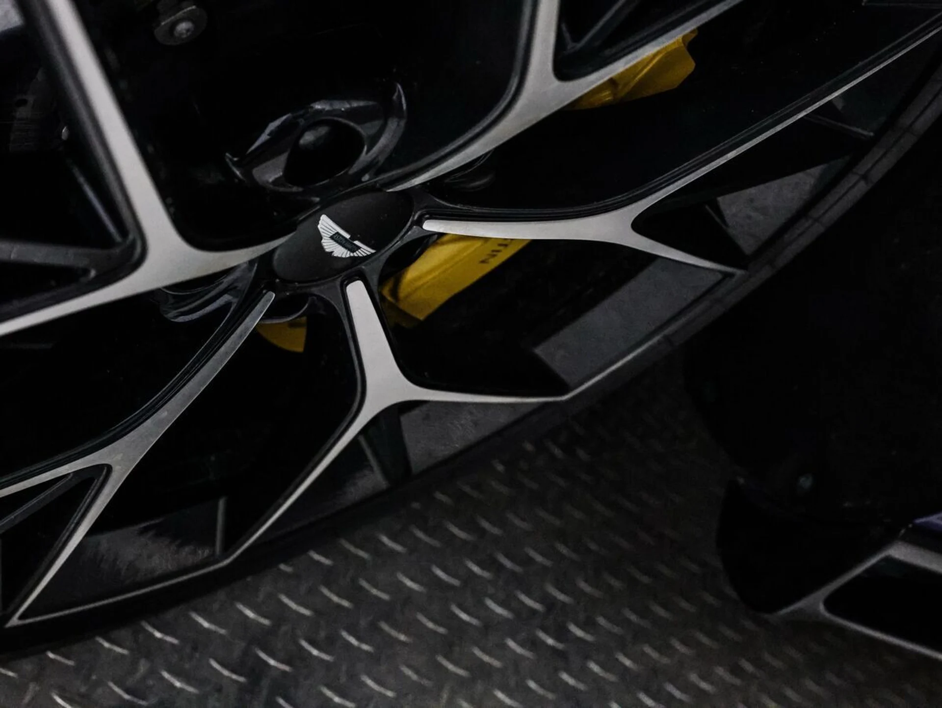 mph045_2625965753_dva7afzloibwc7b5u6sp8e8dwfxg_0d2e05fe71