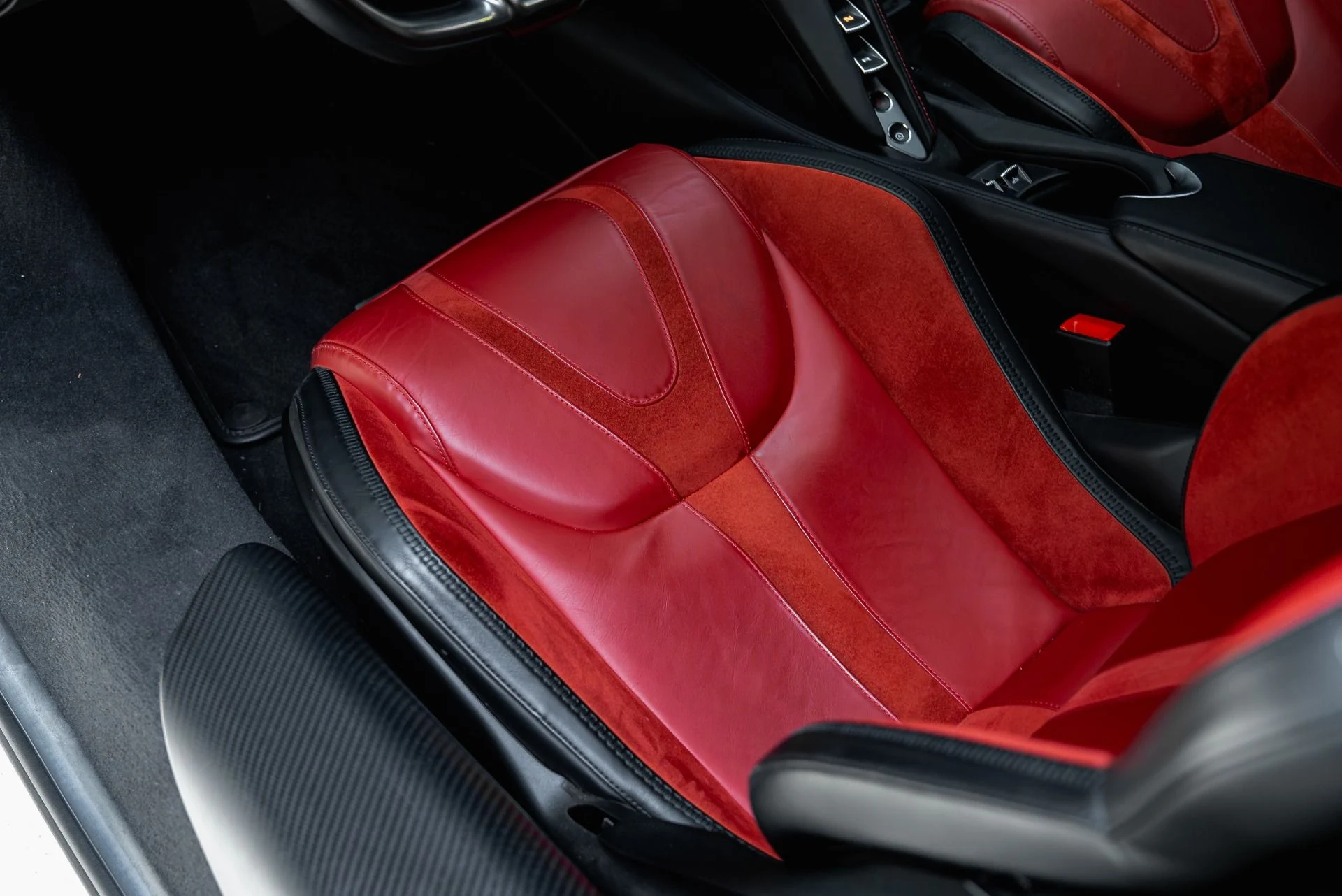 mph045_2626941860_Used_2024_Mc_Laren_750_S_Spider_1788366805_5a0de44716