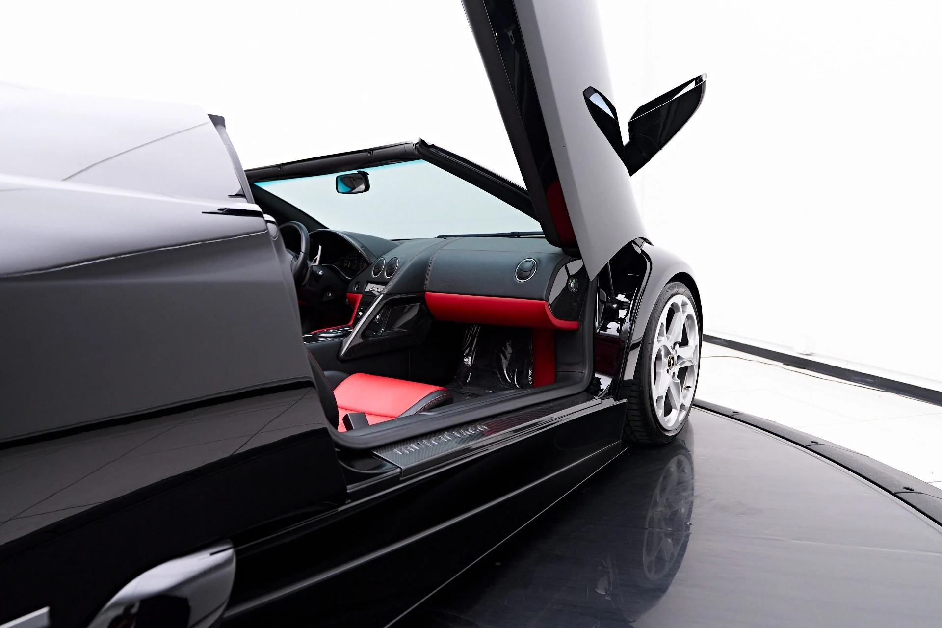 mph045_2632801088_Used_2006_Lamborghini_Murcielago_Base_1753322496_e699df30b4