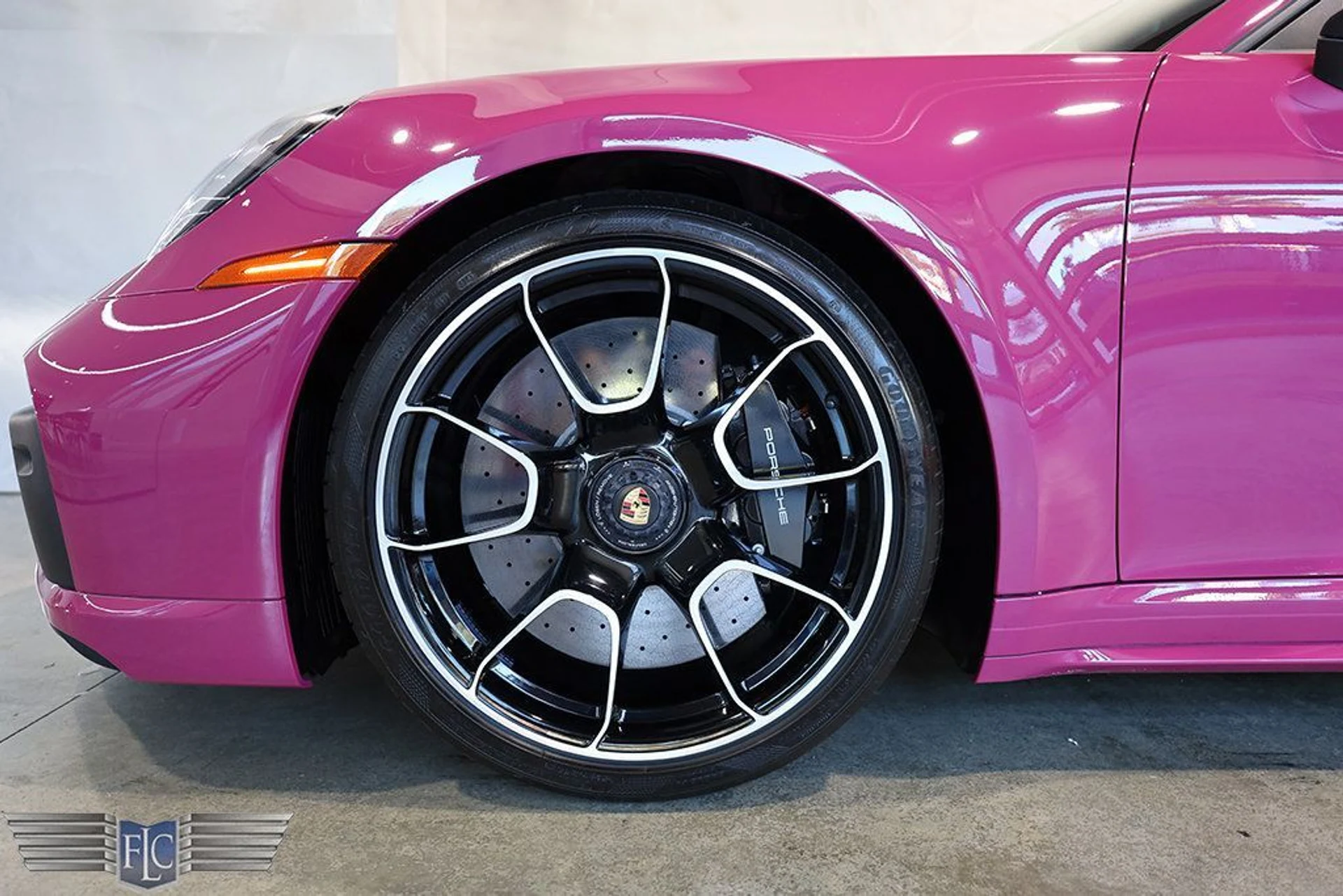 mph045_2633622651_used_2024_porsche_911_turboscabriolet_9689_22977527_46_1024_41dbf305bf