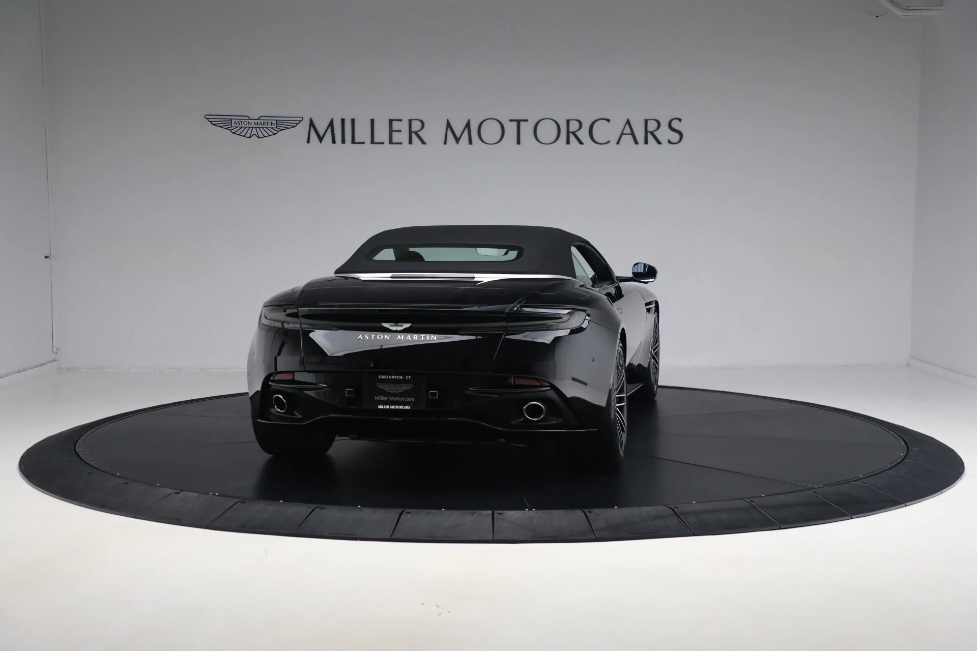 mph045_2640278083_New_2025_Aston_Martin_DB_12_Volante_14f04803bc