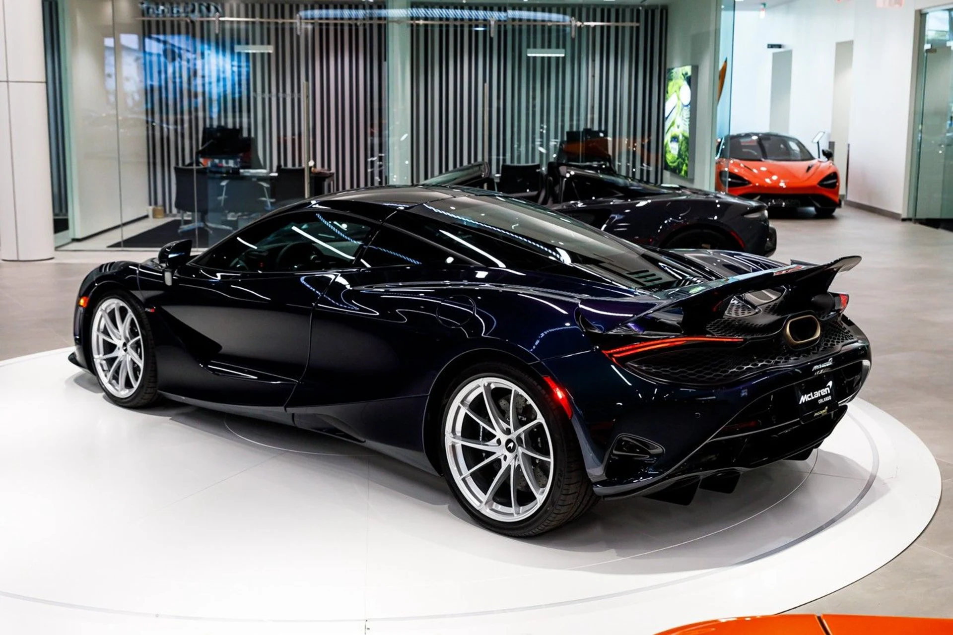 mph045_2641506245_646_p46_l_4db5803765