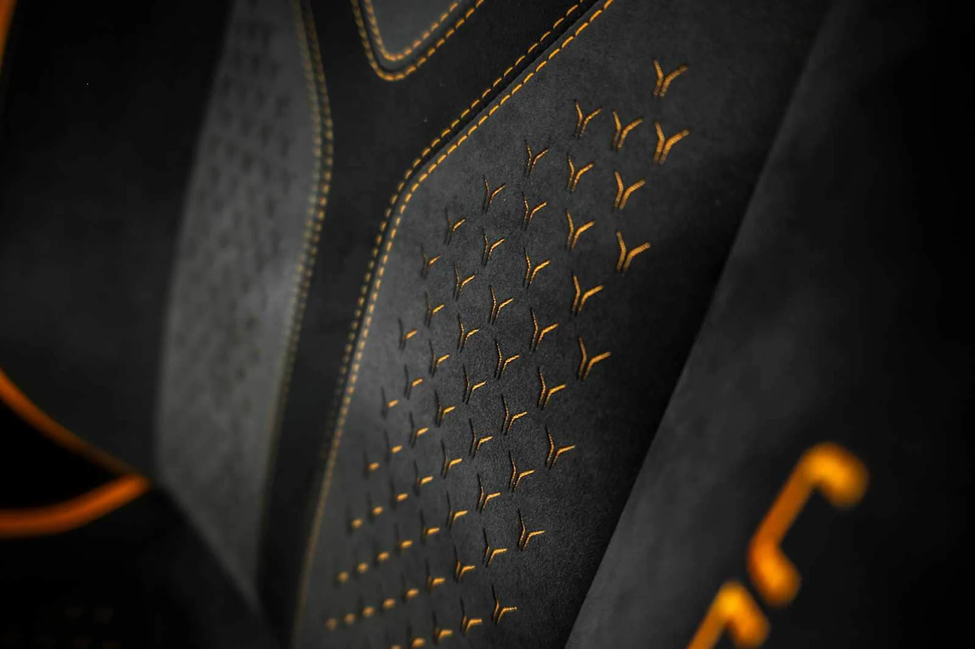 mph045_2650917335_841d58a13a8b07890417625502f2f7c7x_864a6b6025