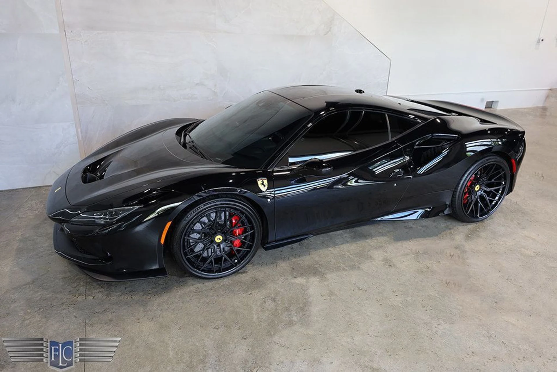 mph045_2657906252_used_2020_ferrari_f8_tributo_coupe_9689_22960423_46_1024_697e404409