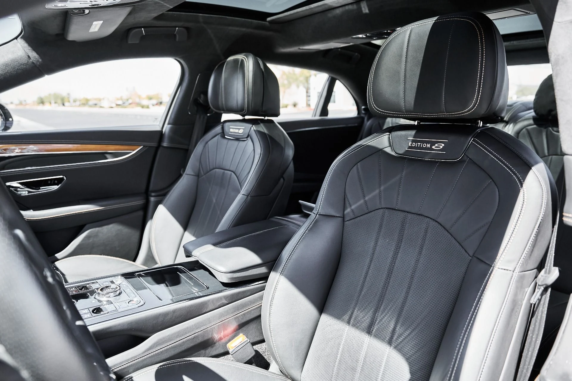 mph045_2665609915_Used_2024_Bentley_Flying_Spur_1782150702_dc822dcf3a