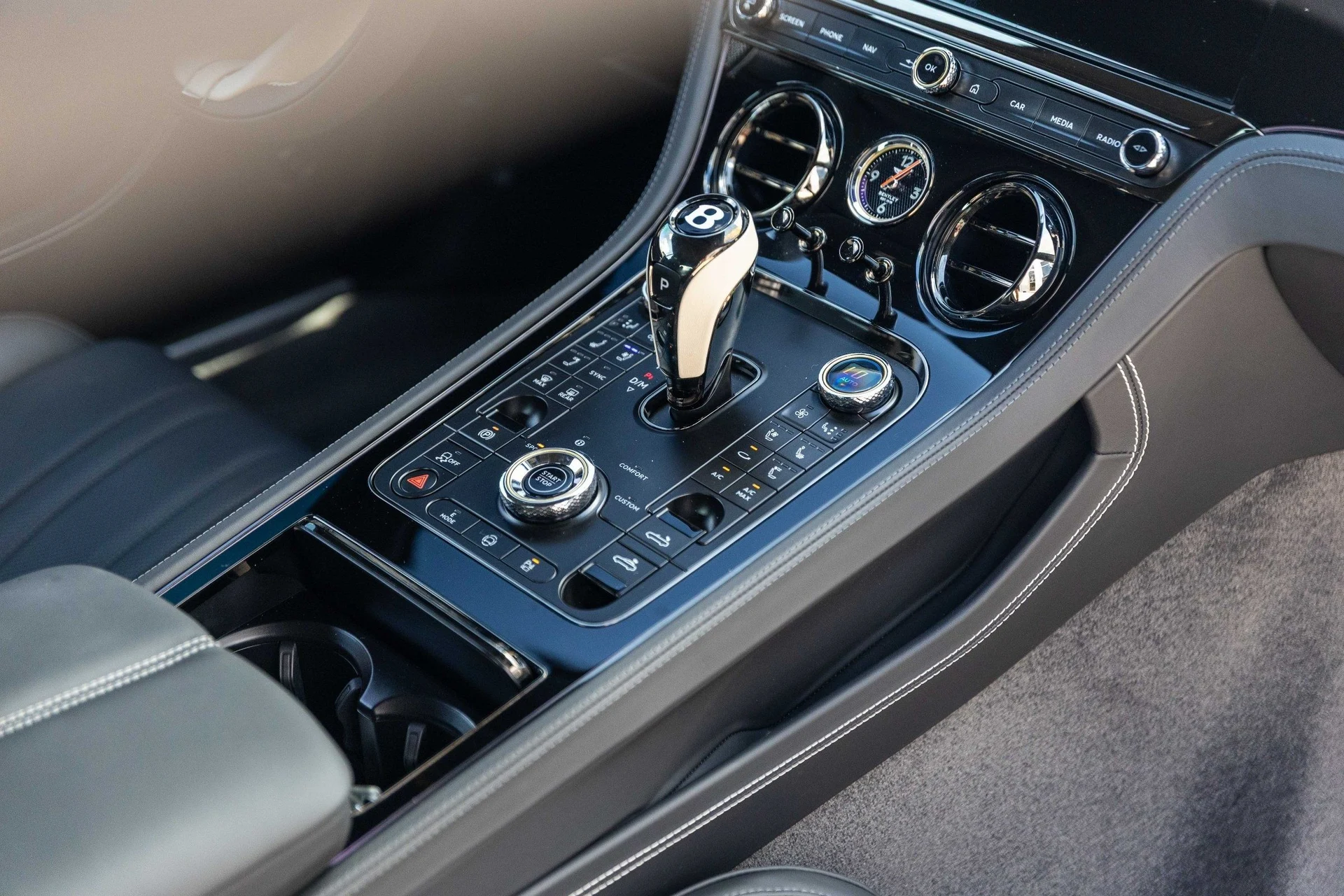 mph045_2679202048_Hi_Tech_Luxury_Imports_LLC_SCBDP_4_ZG_0_SC_023562_image_45_74f6f8048a