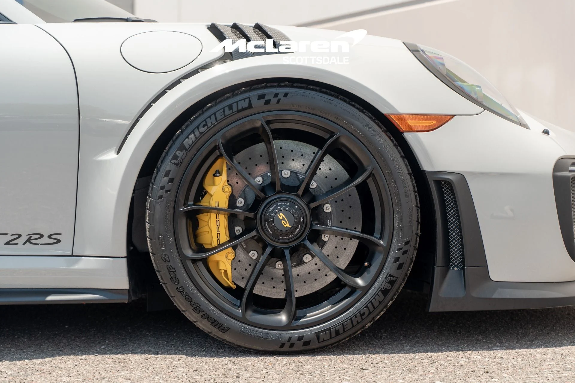 mph045_2687065589_Used_2019_PORSCHE_911_GT_2_RS_1786816376_44dde90d4b